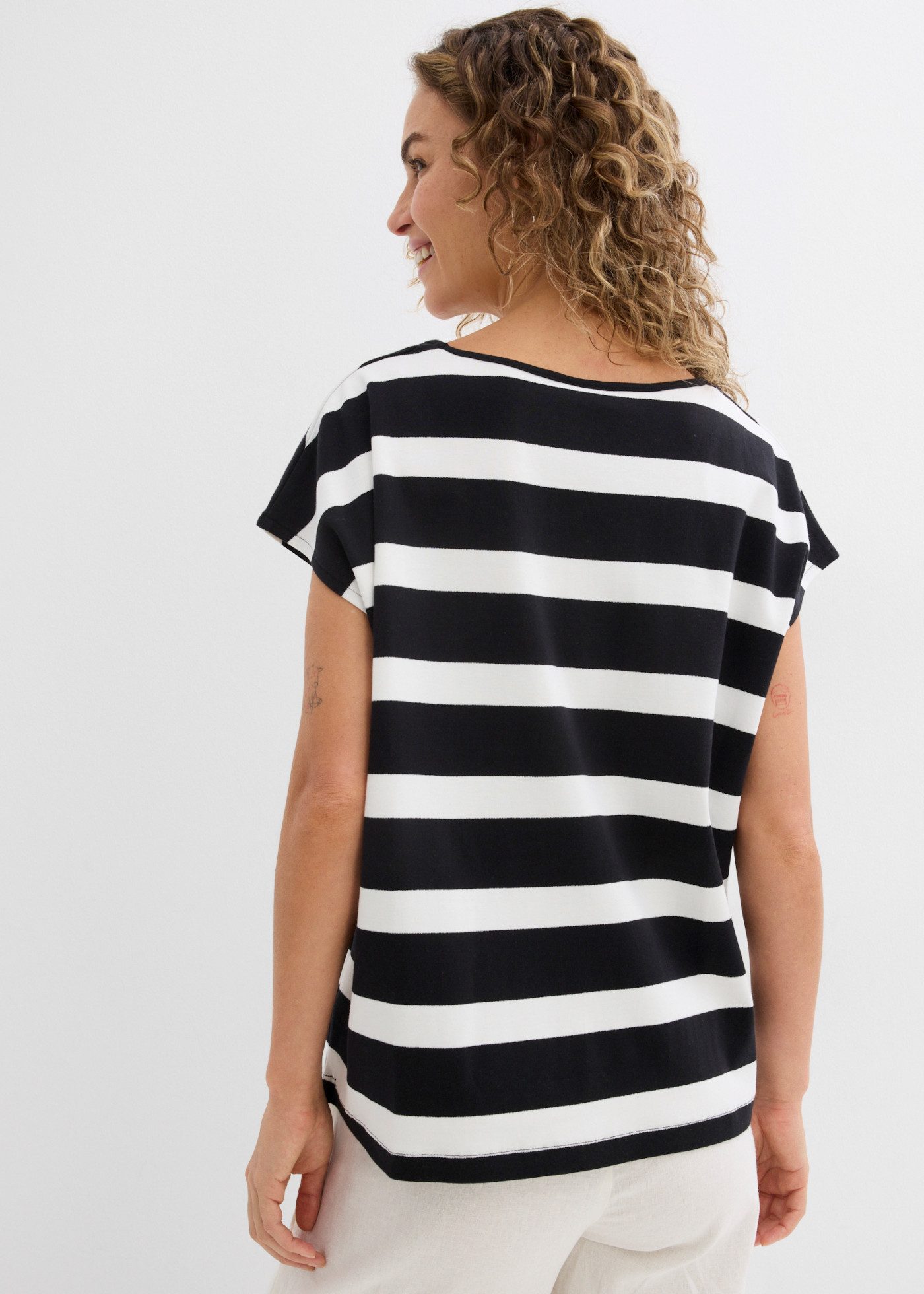bonprix T-Shirt oversize Passform, aus Baumwolle, mit Kurzarm