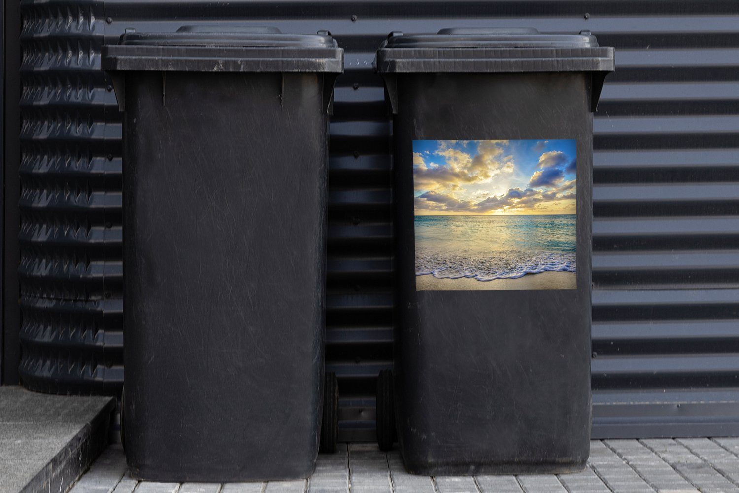 Strand MuchoWow Aruba Wandsticker Mülleimer-aufkleber, St), Abfalbehälter Container, am Ein von Mülltonne, Sticker, (1 Sonnenuntergang