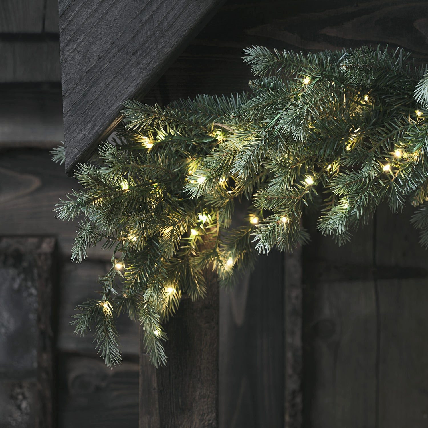 Lights4fun LED-Girlande 1,5m Bicolor LED Weihnachtsgirlande Tannenzweige