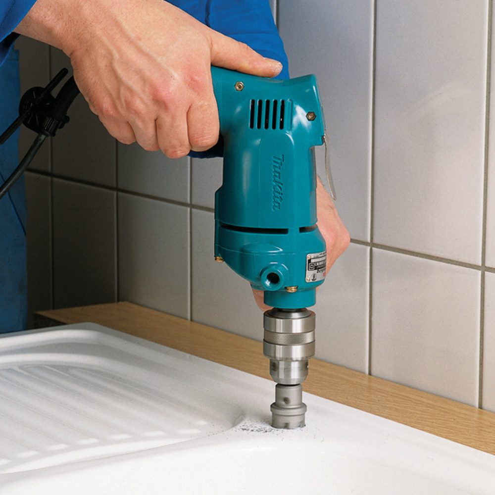 Makita Bohrschrauber DP4700, 230 V V