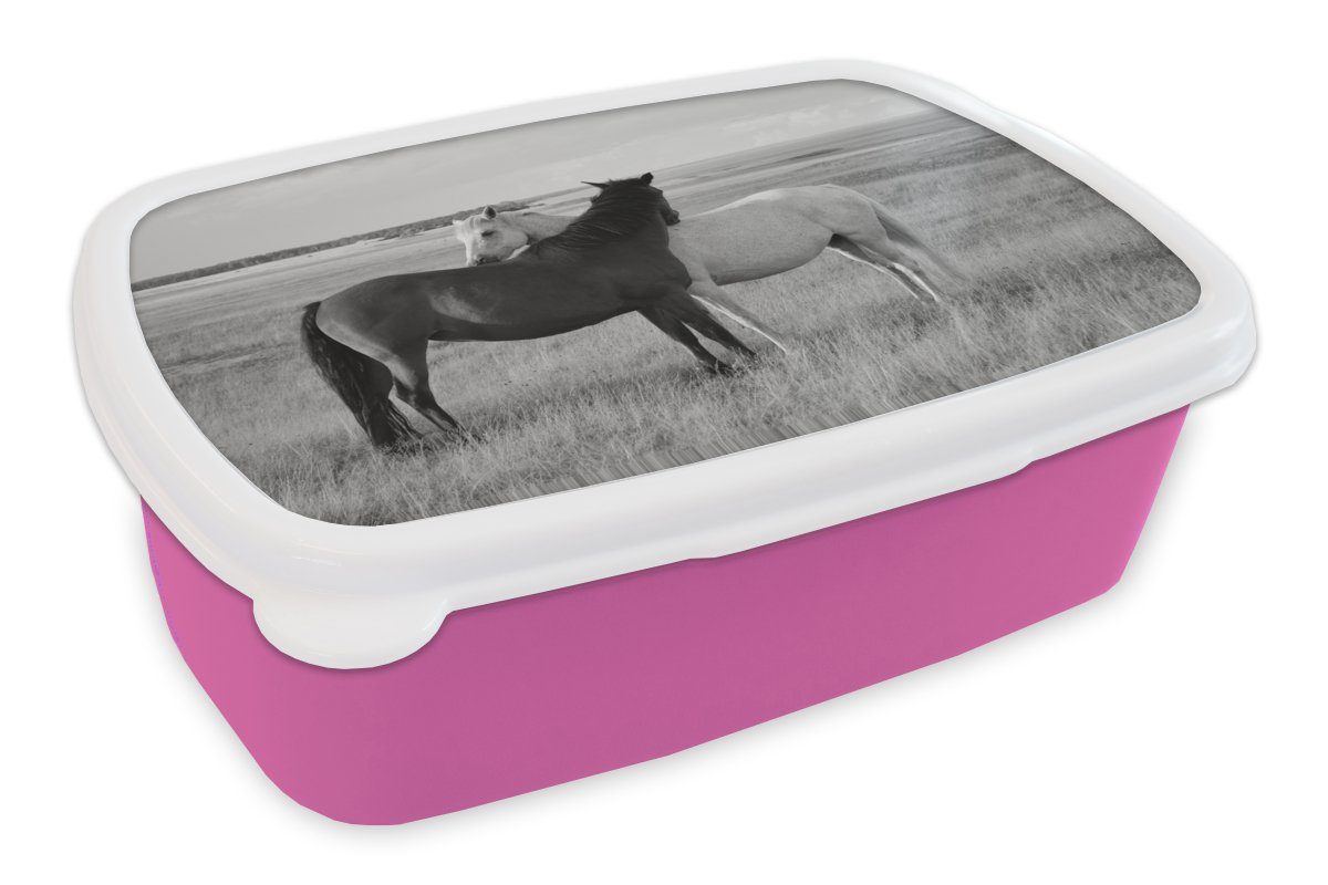 MuchoWow Lunchbox Pferde - Tiere - Porträt - Schwarz-Weiß - Landleben, Kunststoff, (2-tlg), Brotbox für Erwachsene, Brotdose Kinder, Snackbox, Mädchen, Kunststoff rosa