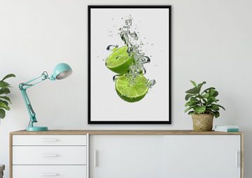 Pixxprint Leinwandbild Leckere grüne Limetten im Wasser, Wanddekoration (1 St), Leinwandbild fertig bespannt, in einem Schattenfugen-Bilderrahmen gefasst, inkl. Zackenaufhänger