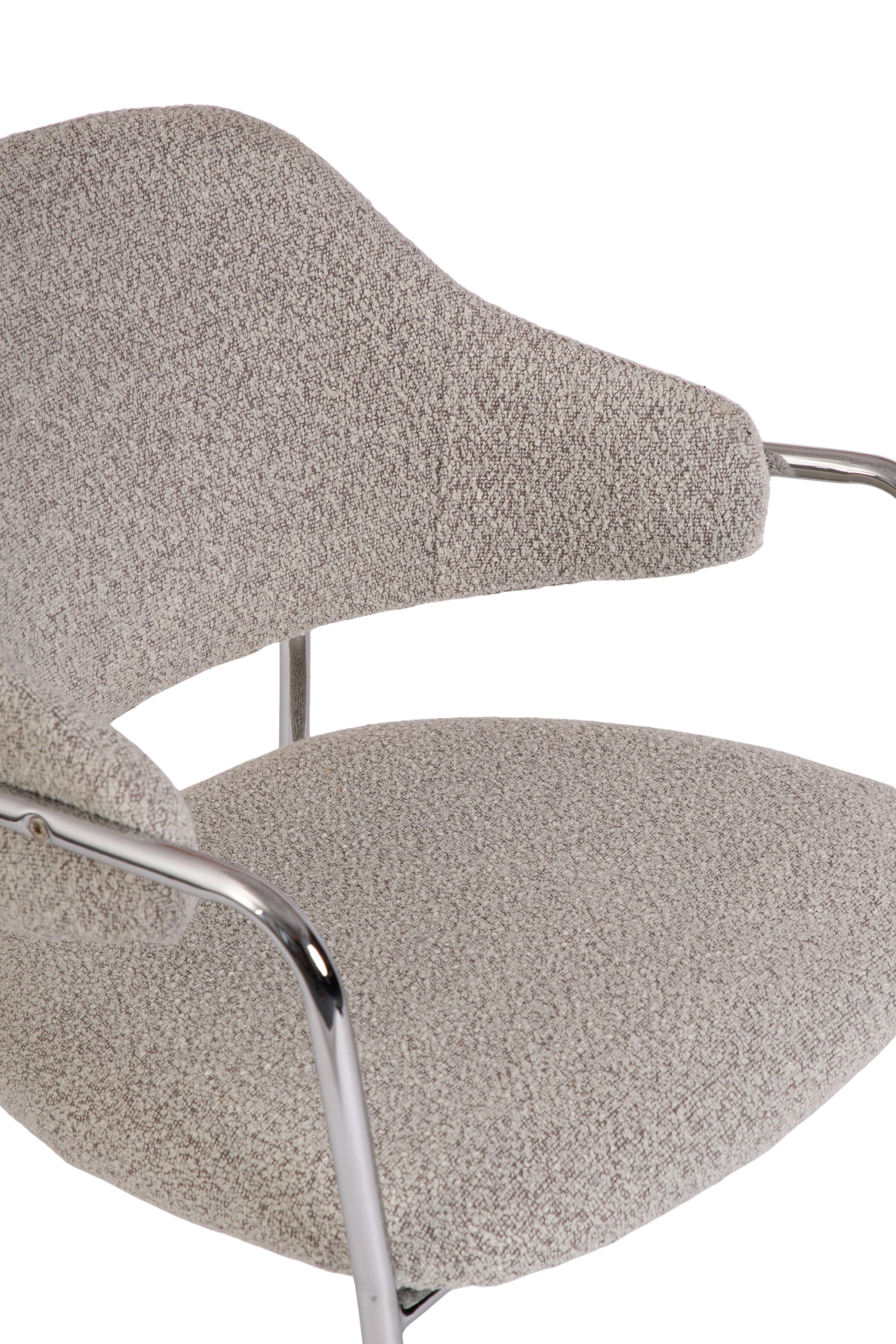 faee Stuhl Kaerlighed, aus hochwertigem Stoffbezug, Gestell Metall chrom