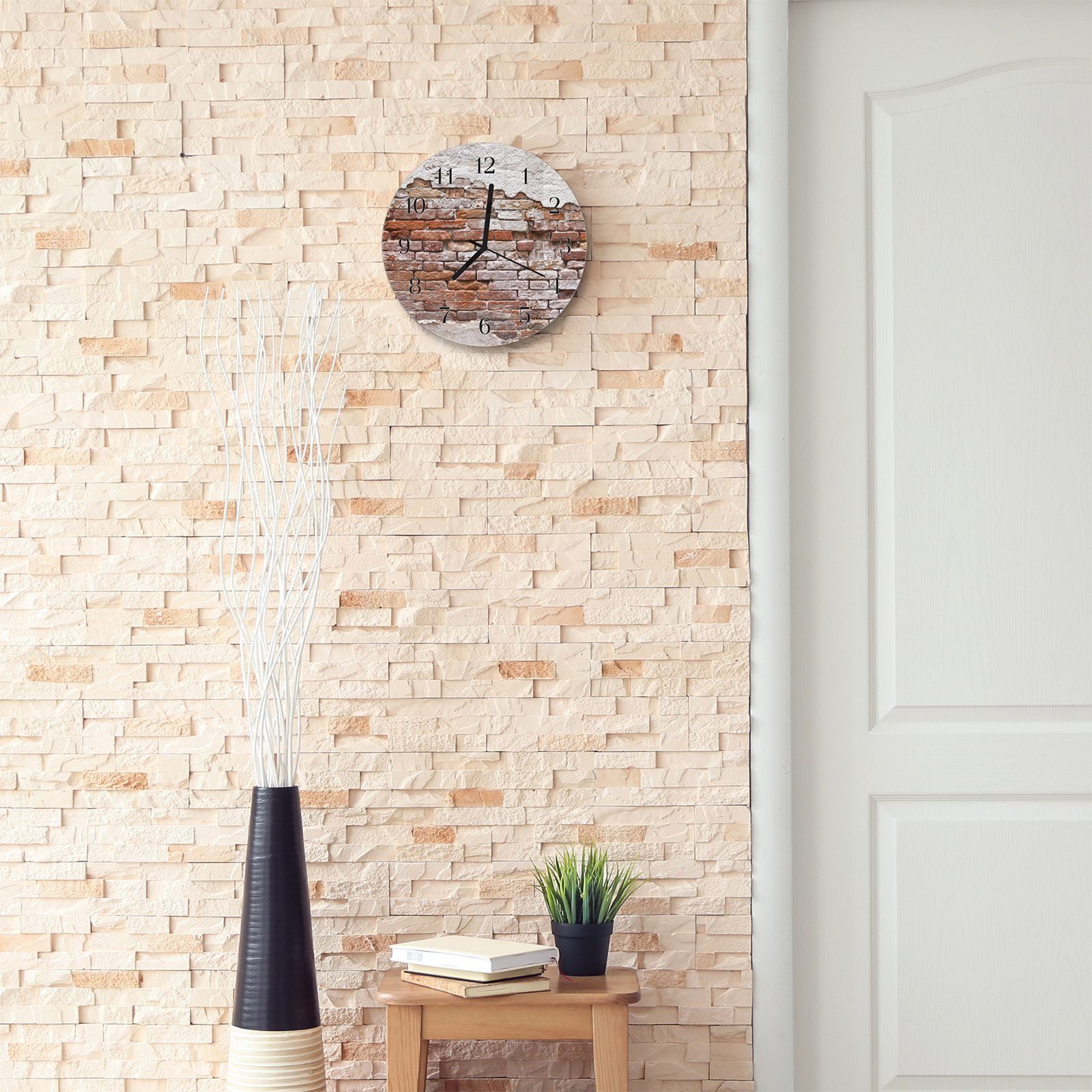 Primedeco Wanduhr mit Durchmesser 30 Rund Quarzuhrwerk Ziegelsteinmauer - Wanduhr Glas cm aus und Motiv mit