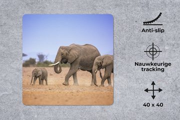 MuchoWow Gaming Mauspad Elefantenfamilie mit ihrem Baby in Kenia (1-St), Mousepad mit Rutschfester Unterseite, Gaming, 40x40 cm, XXL, Großes