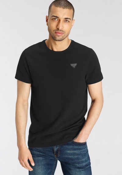 Bruno Banani T-Shirt leicht gerippt mit Metall-Badge