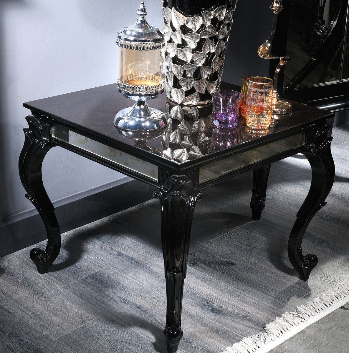 Casa Padrino Beistelltisch Luxus Barock Beistelltisch Schwarz / Braun 65 x 65 x H. 57 cm - Edler Massivholz Tisch mit Glasplatte und Spiegelglas - Luxus Qualität