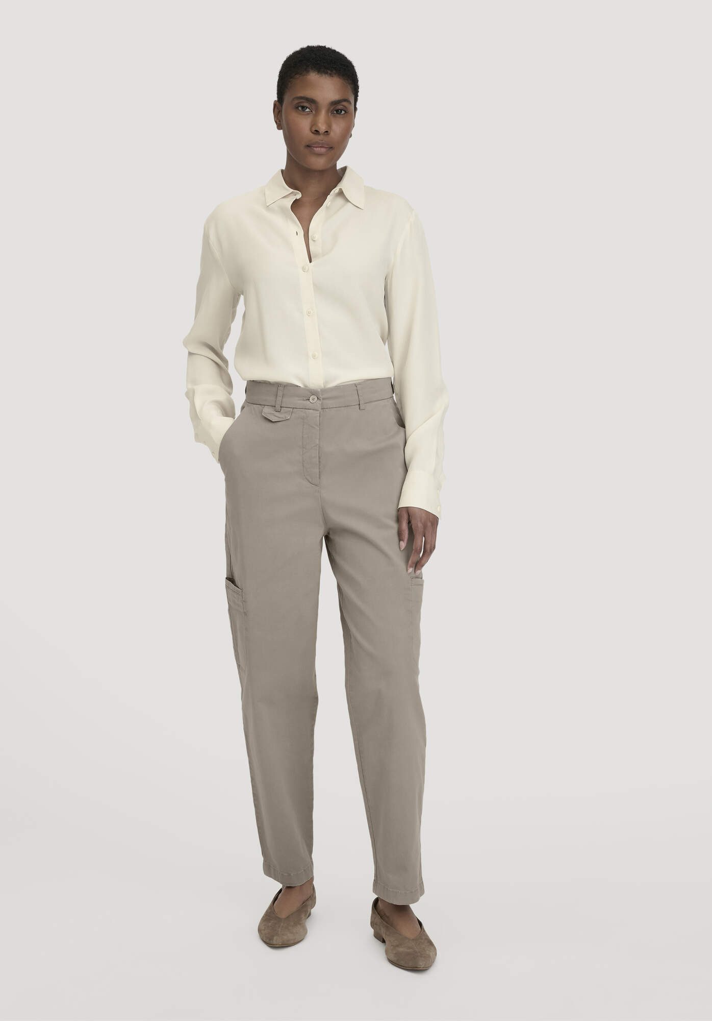 Hessnatur Stoffhose Soft Utilty Cargo Relaxed aus Bio-Baumwolle (1-tlg)