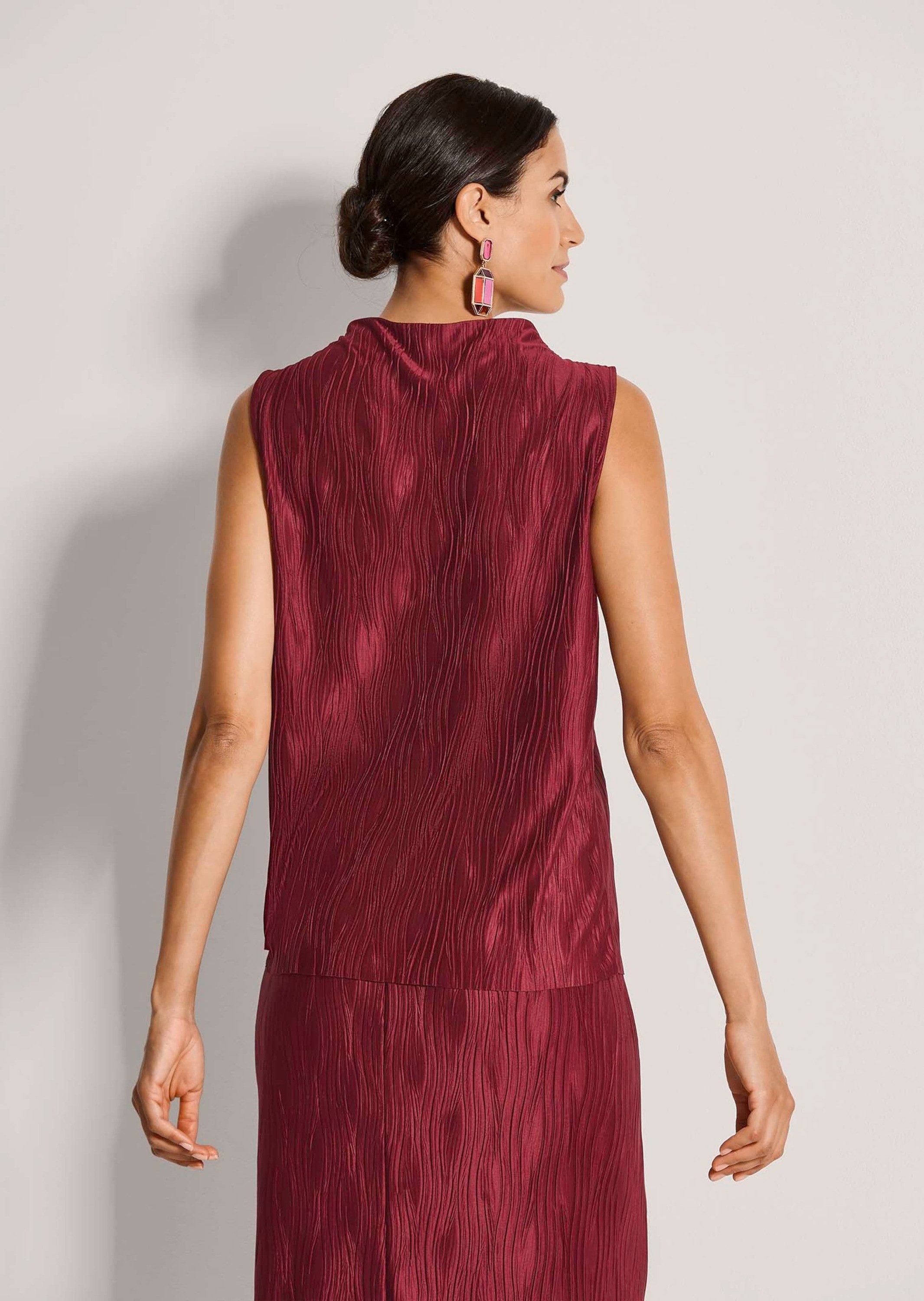 MADELEINE Kurzarmshirt Kurzarm-Bluse mit Stehkragen, strukturiert Elegantes, minimalistisches Oberteil ohne Arm