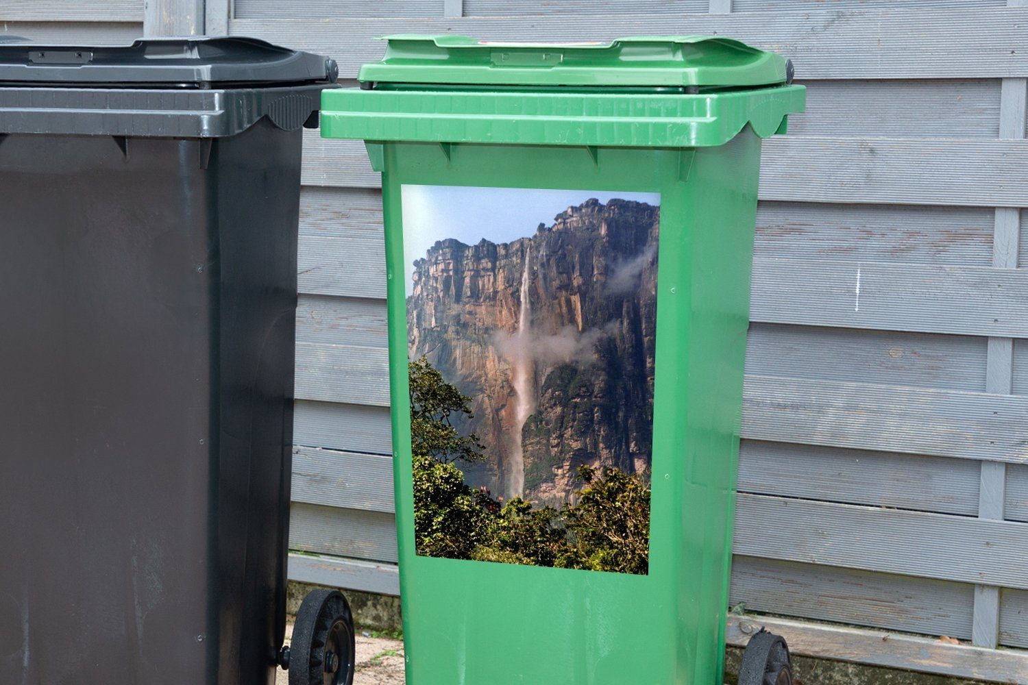 Sticker, St), Container, - - Mülltonne, Abfalbehälter (1 Wandsticker Berg Mülleimer-aufkleber, Wasserfall MuchoWow Venezuela