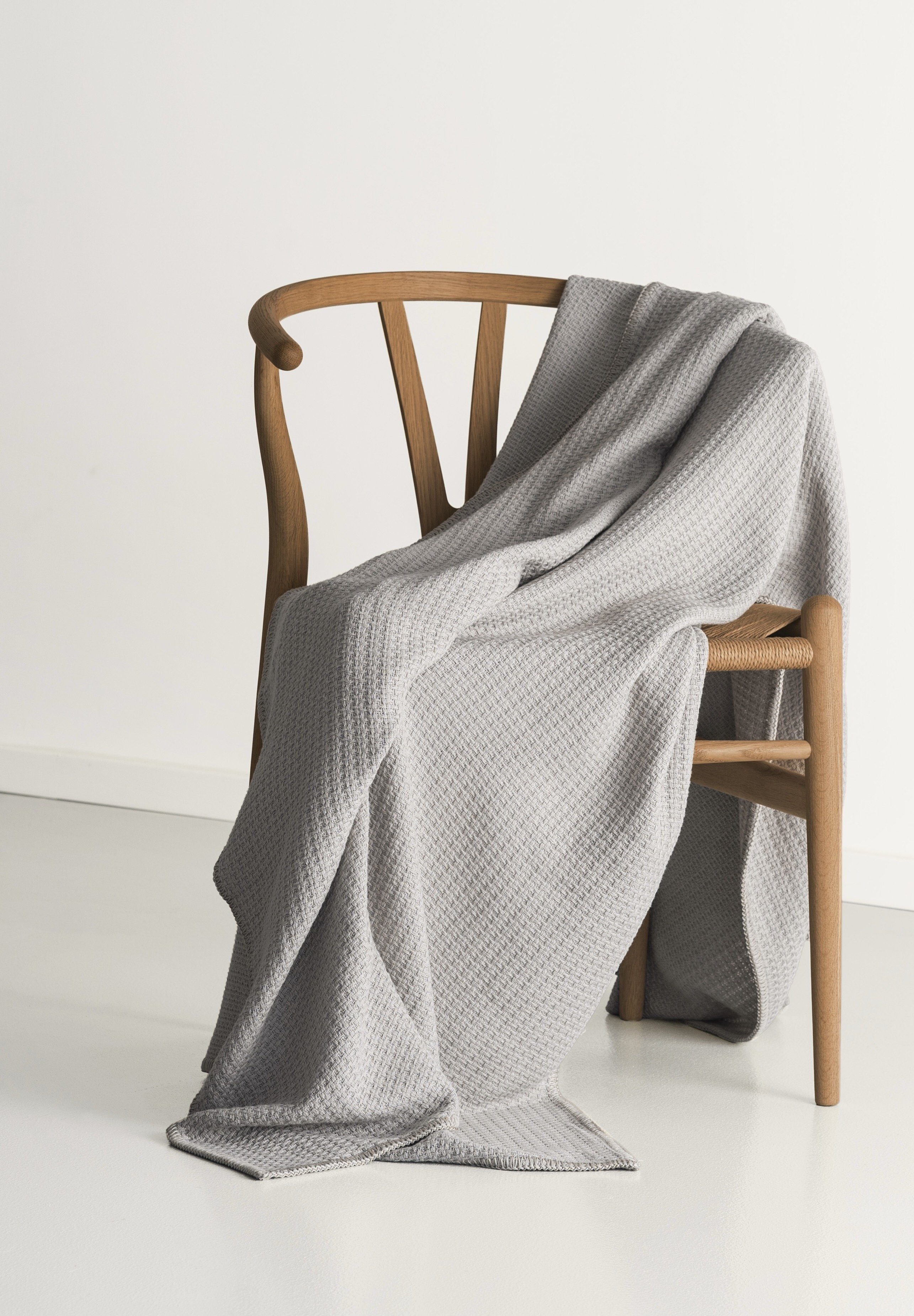Wohndecke Cosy Occassion Oversize, Cradle Studio, Solarstrombetriebene, CO-2 neutral, Faire Arbeitsbedingungen in Europa