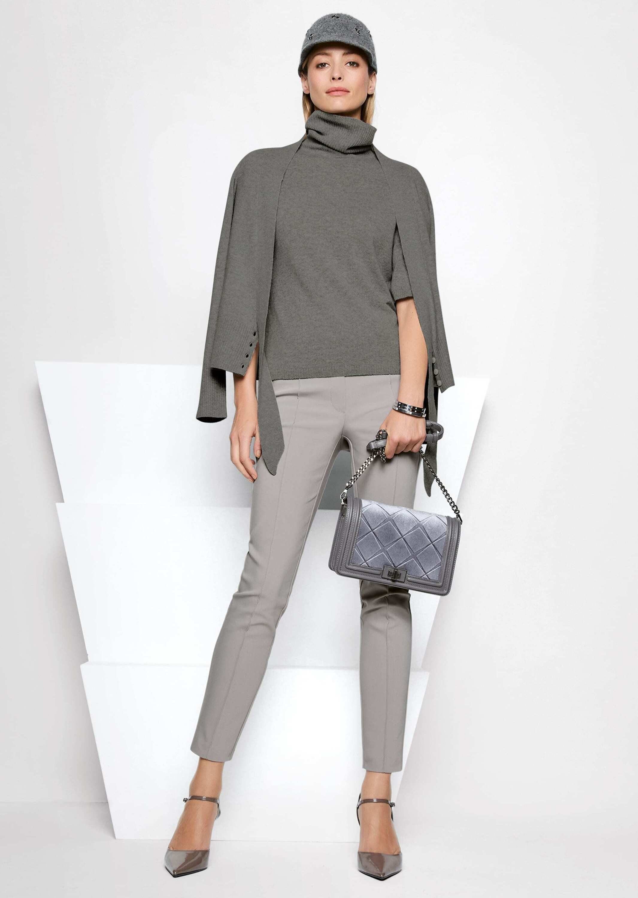 MADELEINE Strickjacke Kaschmir-Strickjacke mit tiefem V-Ausschnitt und Bindeband