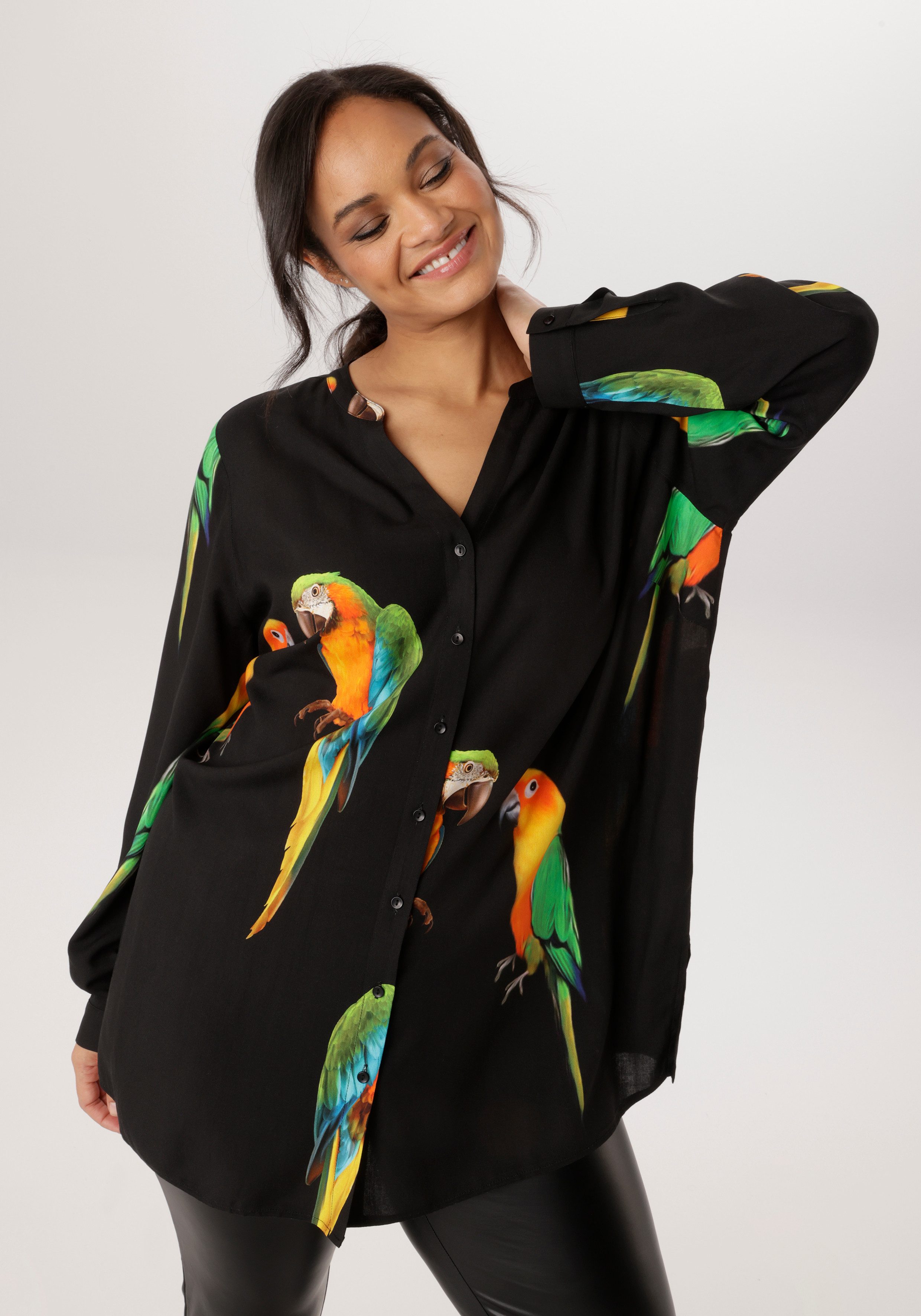 Aniston PLUS Longbluse Mit ausgefallenen Papgeien Druck - NEUE KOLLEKTION. € 59,99, (€ 59,99 pro 1 Stk).