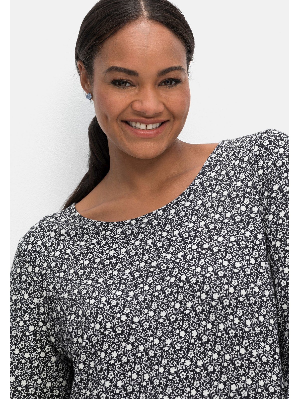 Shirtkleid mit Große Blumendruck, Form Größen legere Sheego