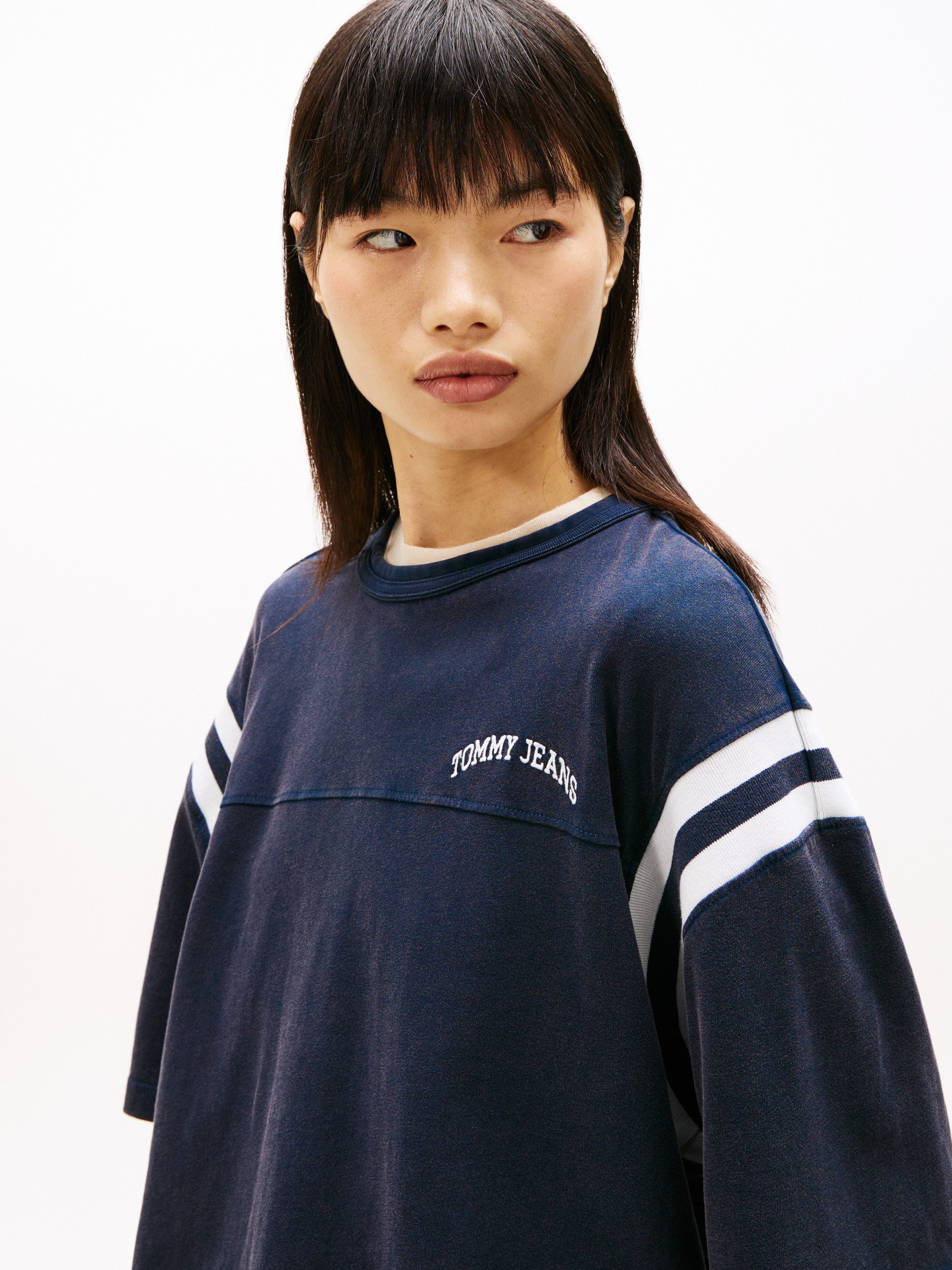 Tommy Jeans Kurzarmshirt TJW OVS VARSITY SS TEE