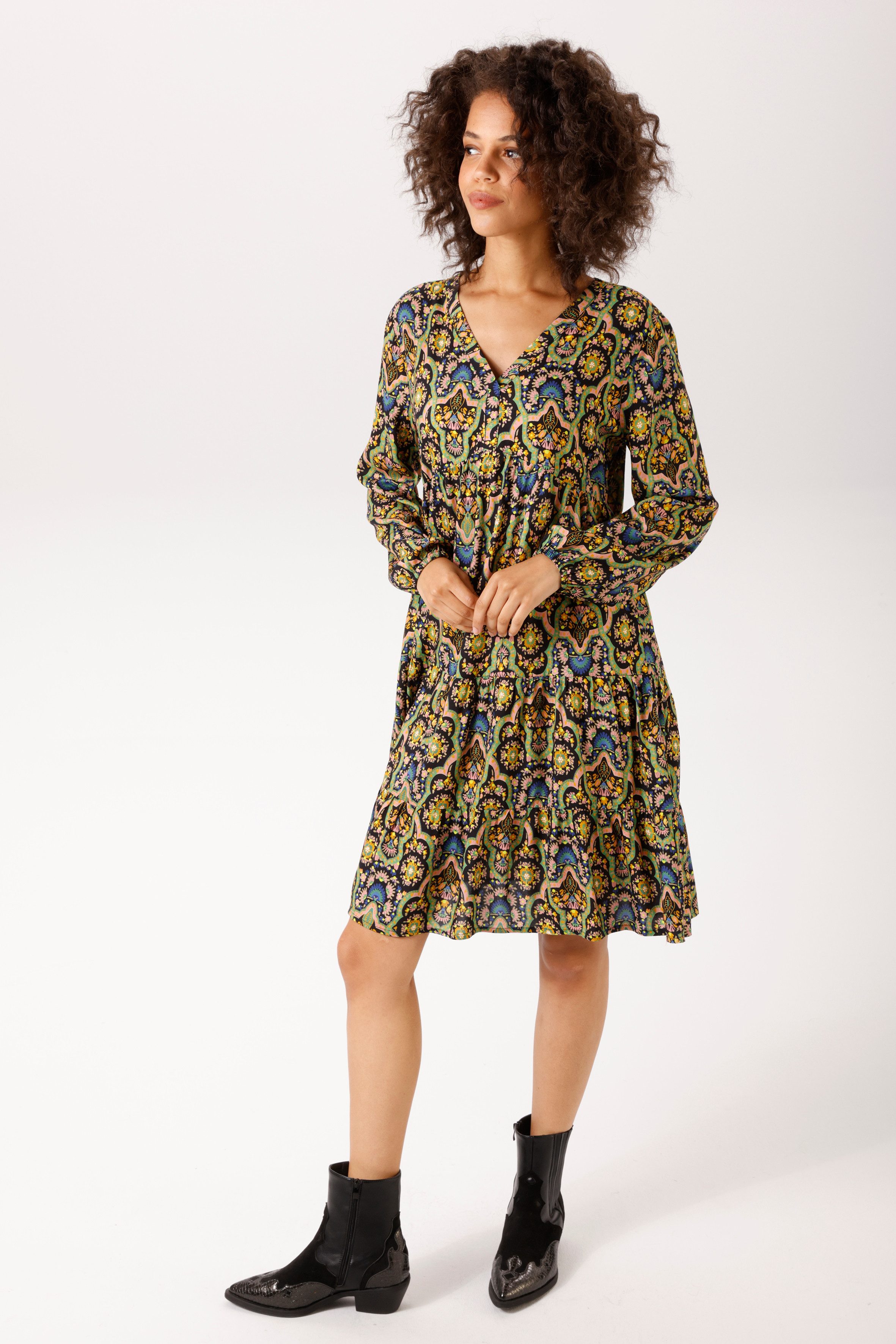 Aniston CASUAL Tunikakleid mit farbenfrohen, grafischen Druck - NEUE KOLLEKTION
