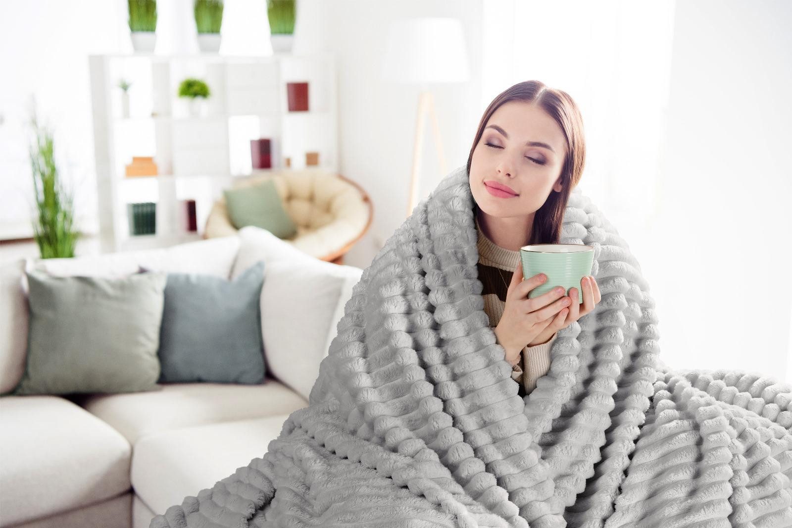 Wohndecke SOFT, Design91, Streifen Steppung Gestreifte Decke Gesteppte Sofadecke
