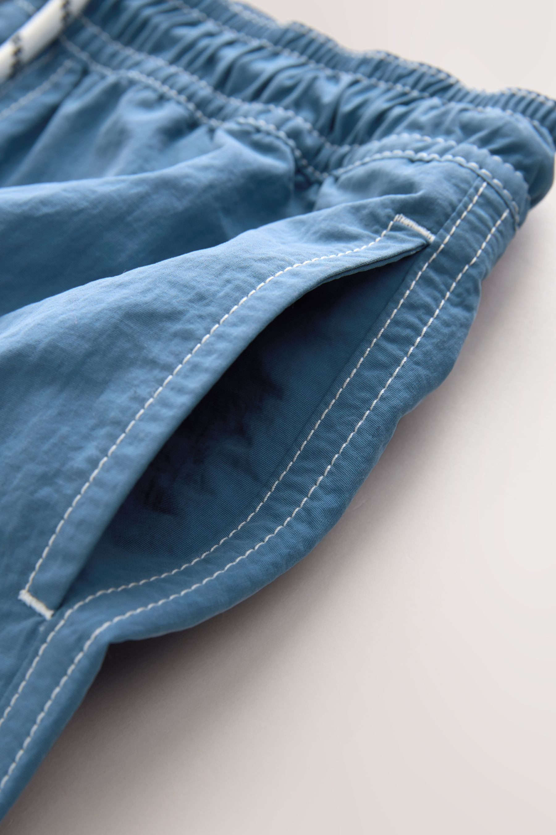 Next Badeshorts Badeshorts mit Kontrastnaht (1-St)