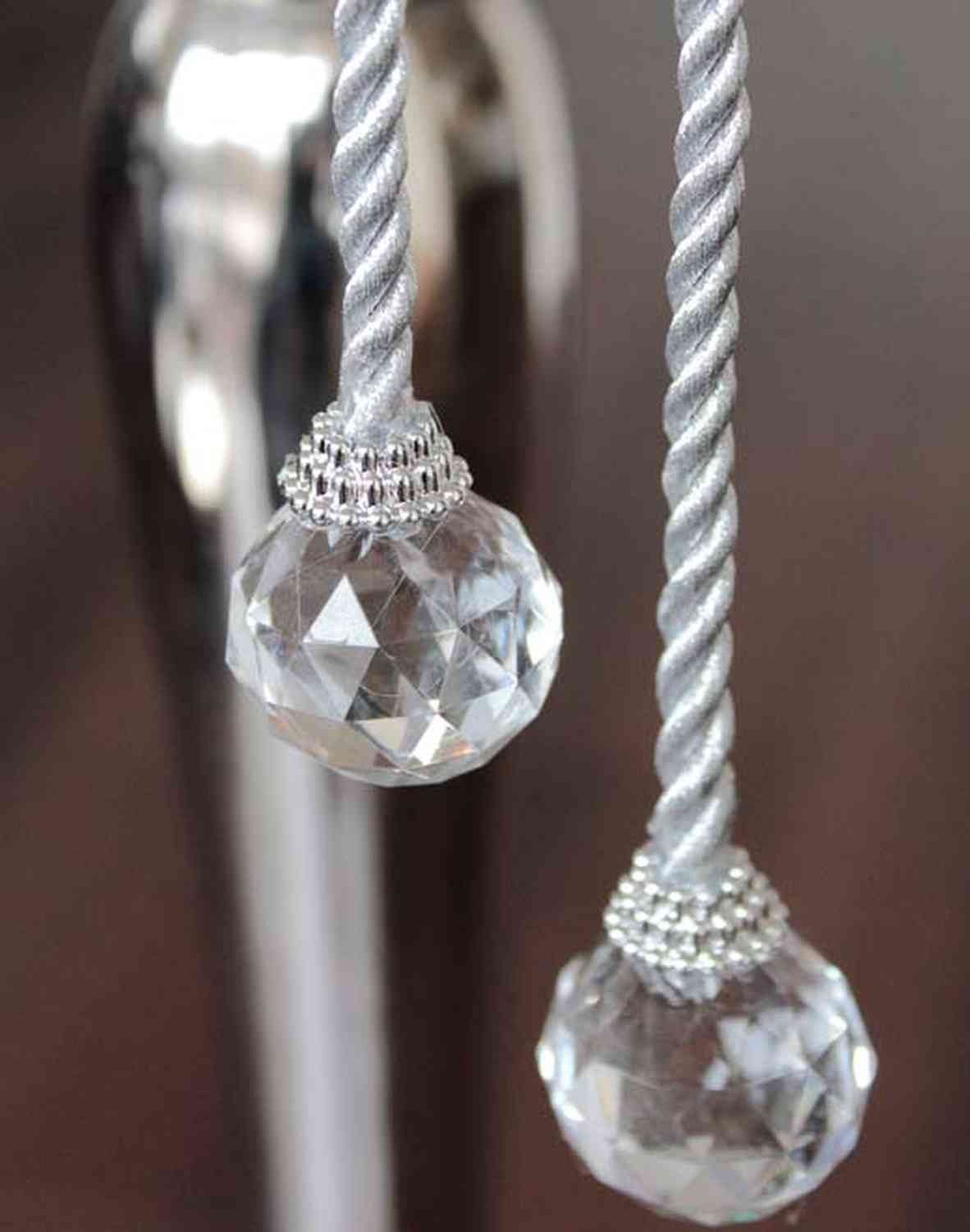 INNA-Glas Christbaumschmuck Weihnachtshänger Kordel Tayler mit Acryl Kugeln, Silber, 40cm, Ø3cm