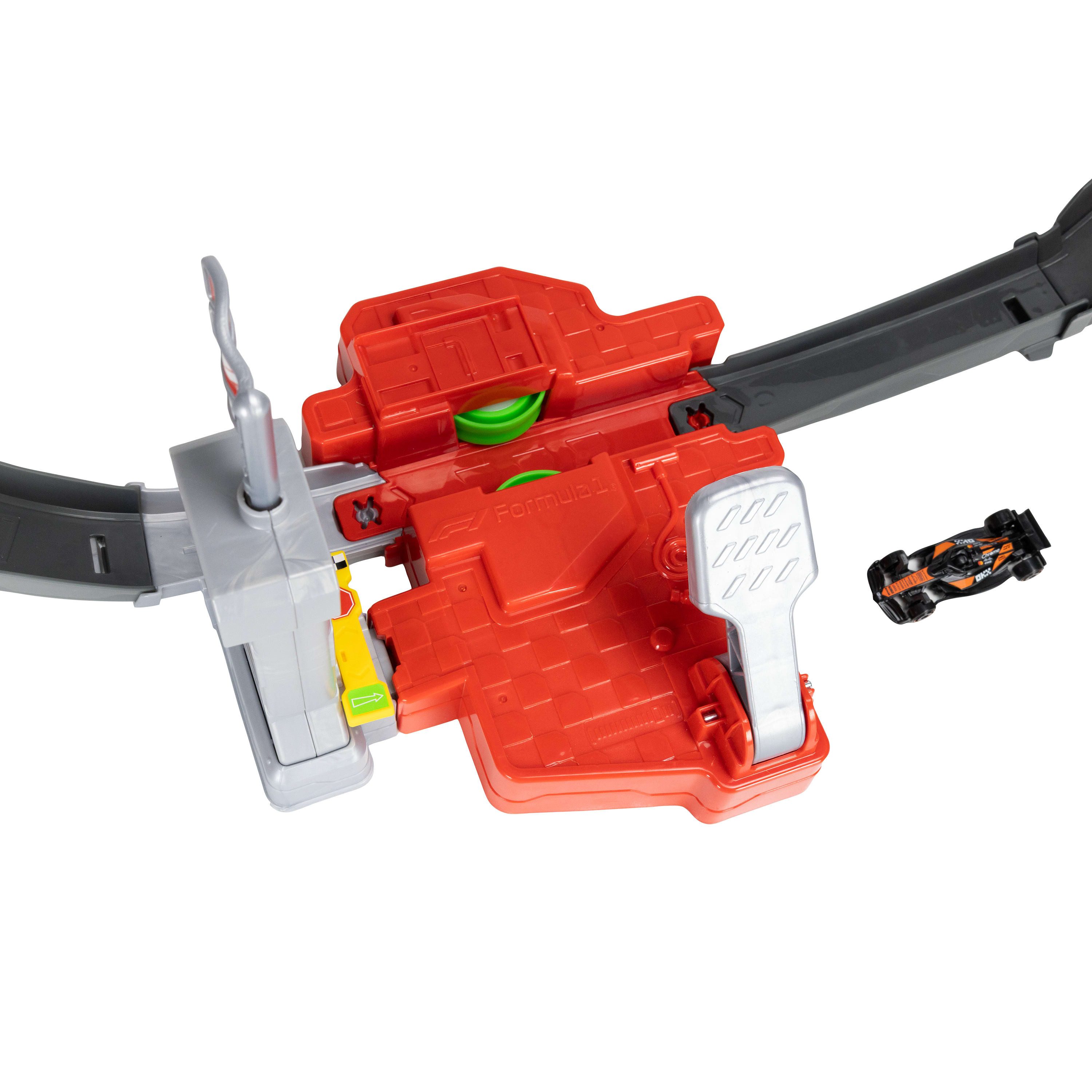 Hot Wheels Autorennbahn Racing Formel-1-Rennstrecke-Trackset, mit 3 Die-Cast-Spielzeugautos im Maßstab 1:64 – Bild 3 von 4