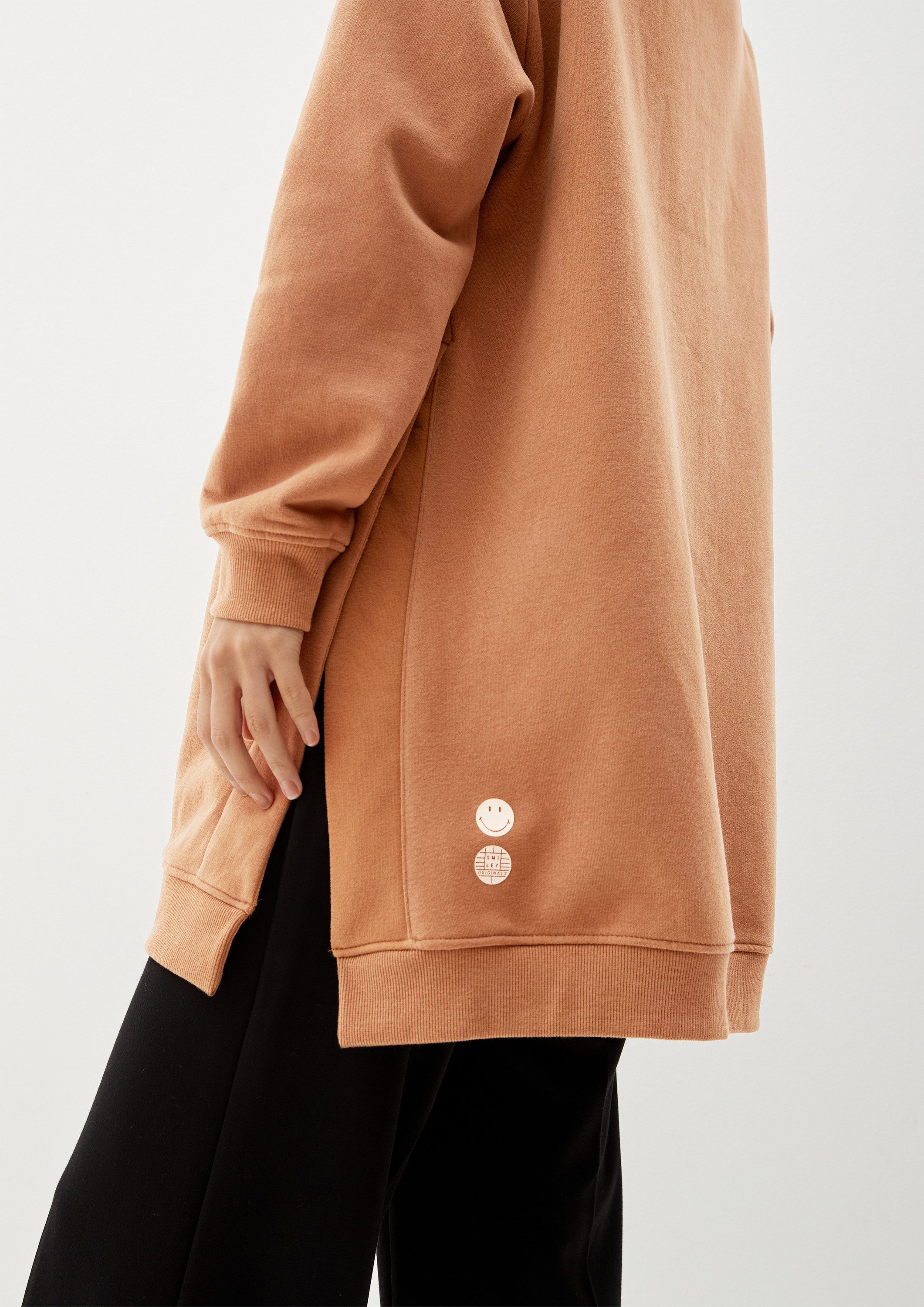 s.Oliver Sweatshirt Sweatshirt Langer Sweater mit Smiley®-Print