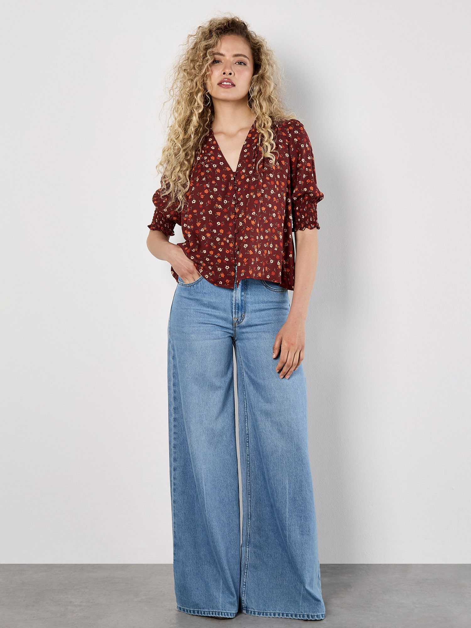 Apricot Shirtbluse Verspielte Bluse mit Blumenmuster günstig online kaufen