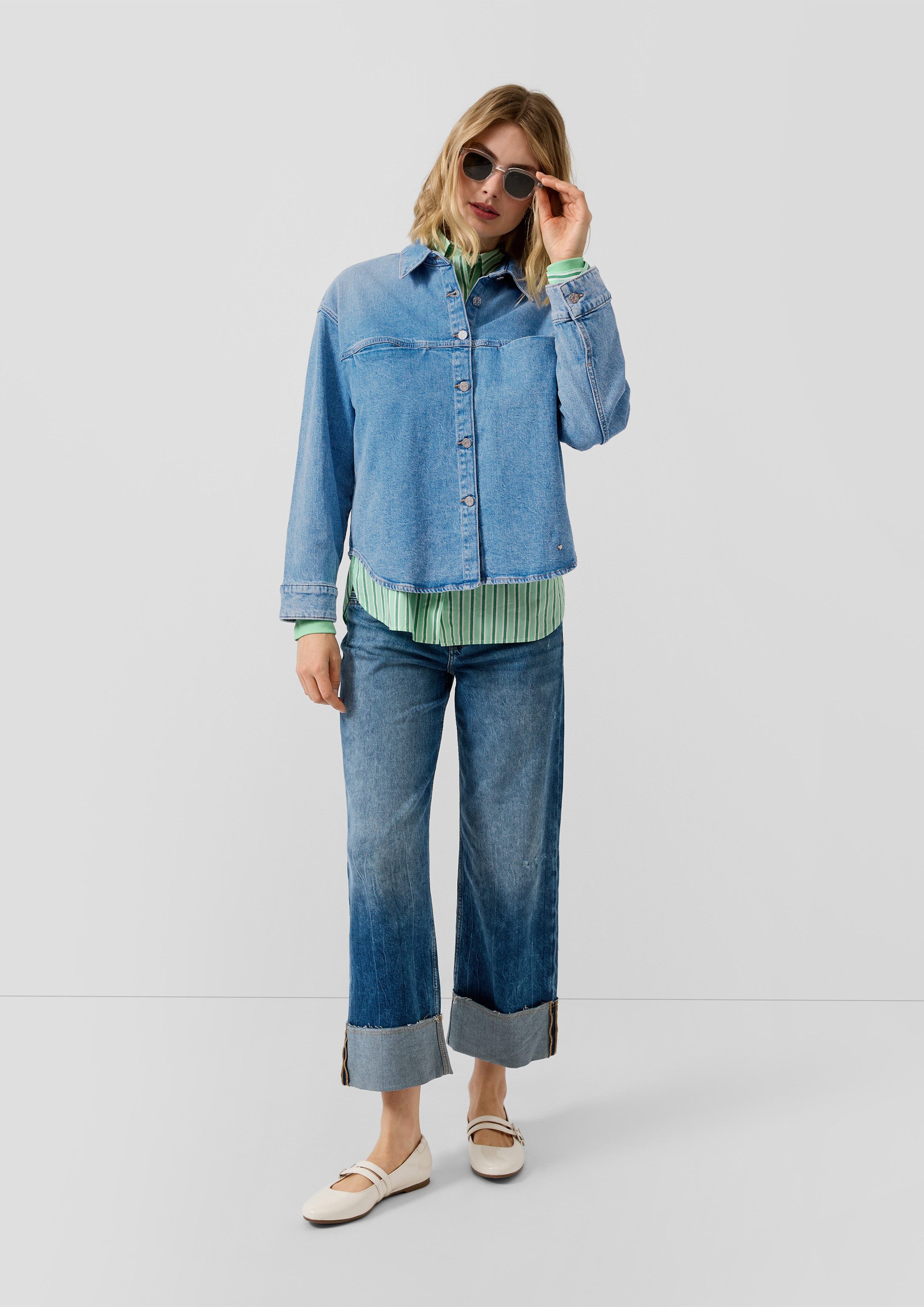 s.Oliver Hemdjacke Indoor-Jacke Oversized Denim-Jacke mit Hemdkragen und Brusttasche