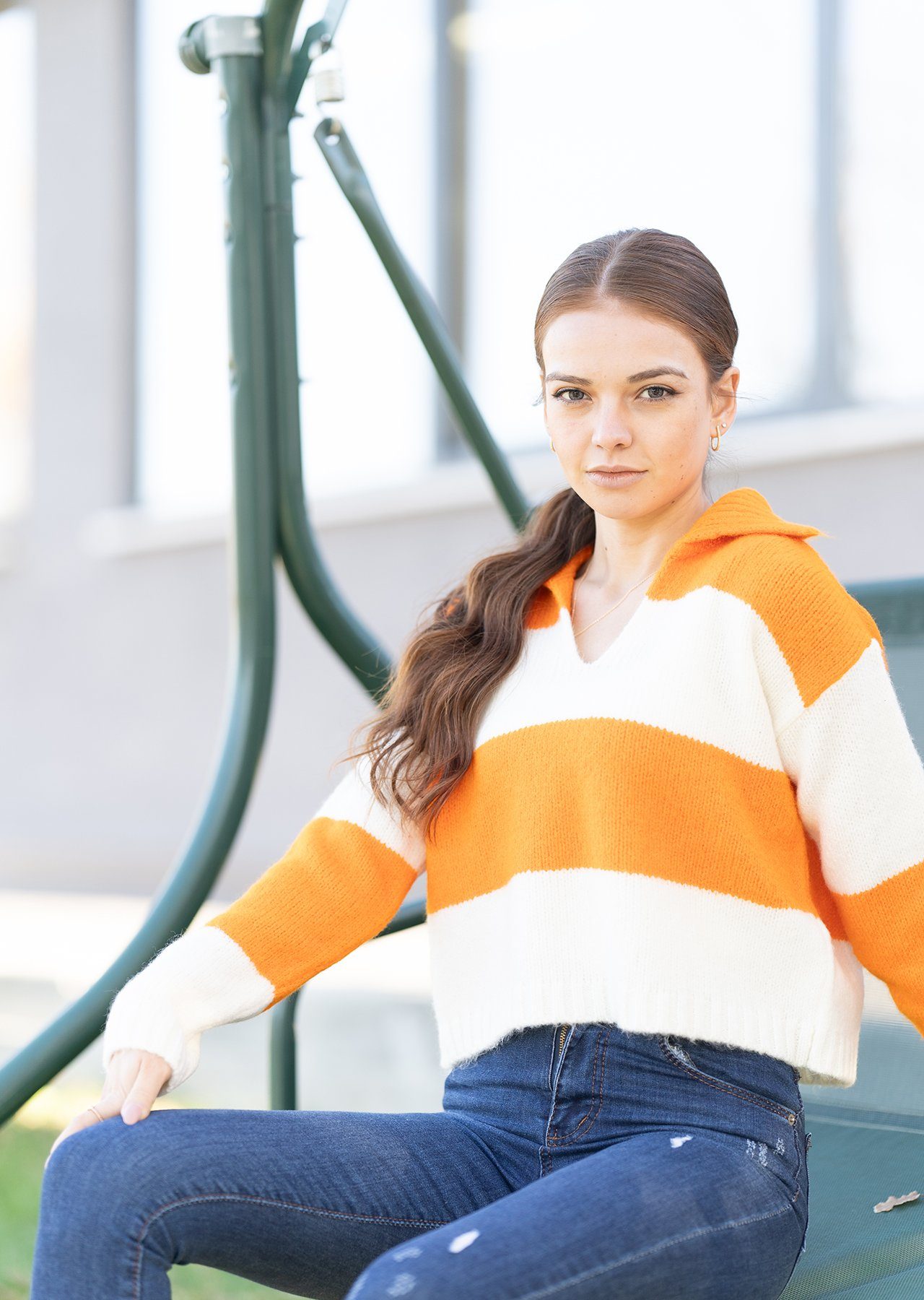 Authentic Klein Strickpullover zweifarbigen Strickpullover mit V-Ausschnitt und Kragen