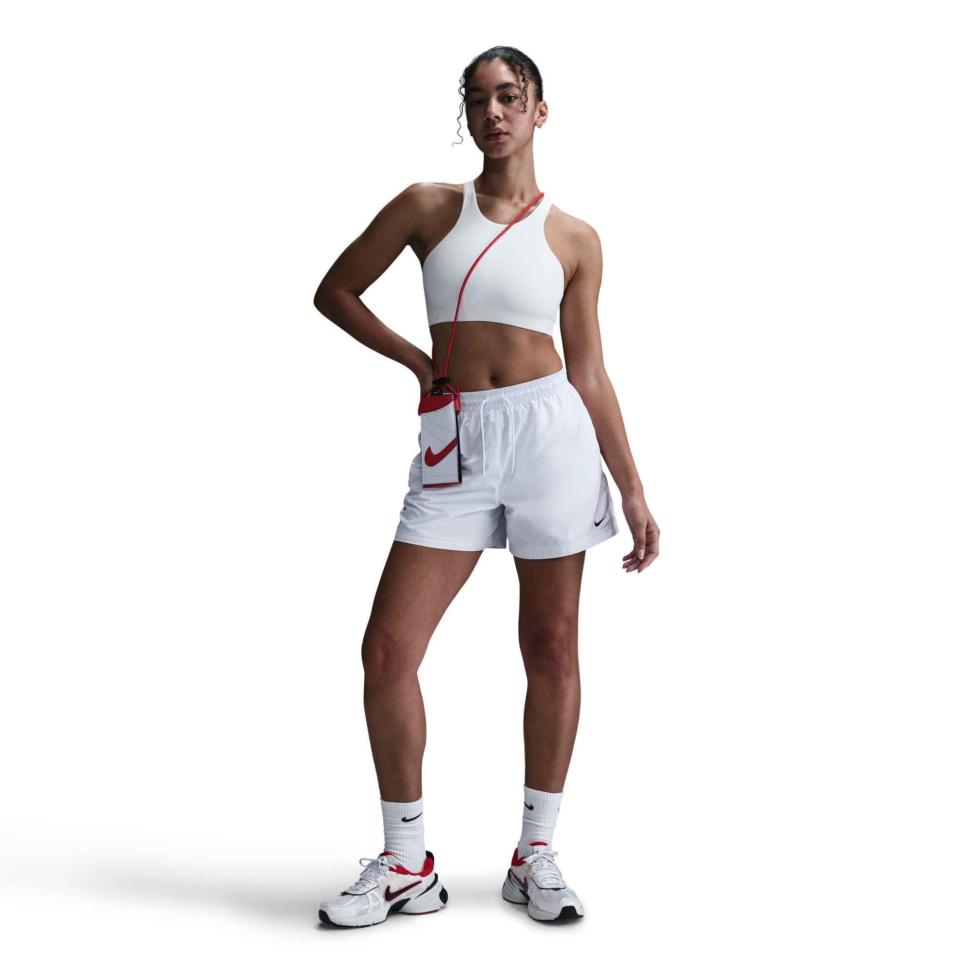 Nike Sportswear Shorts W NSW MR ESSNTL WVN SHORT bequeme Passform, aus Polyester