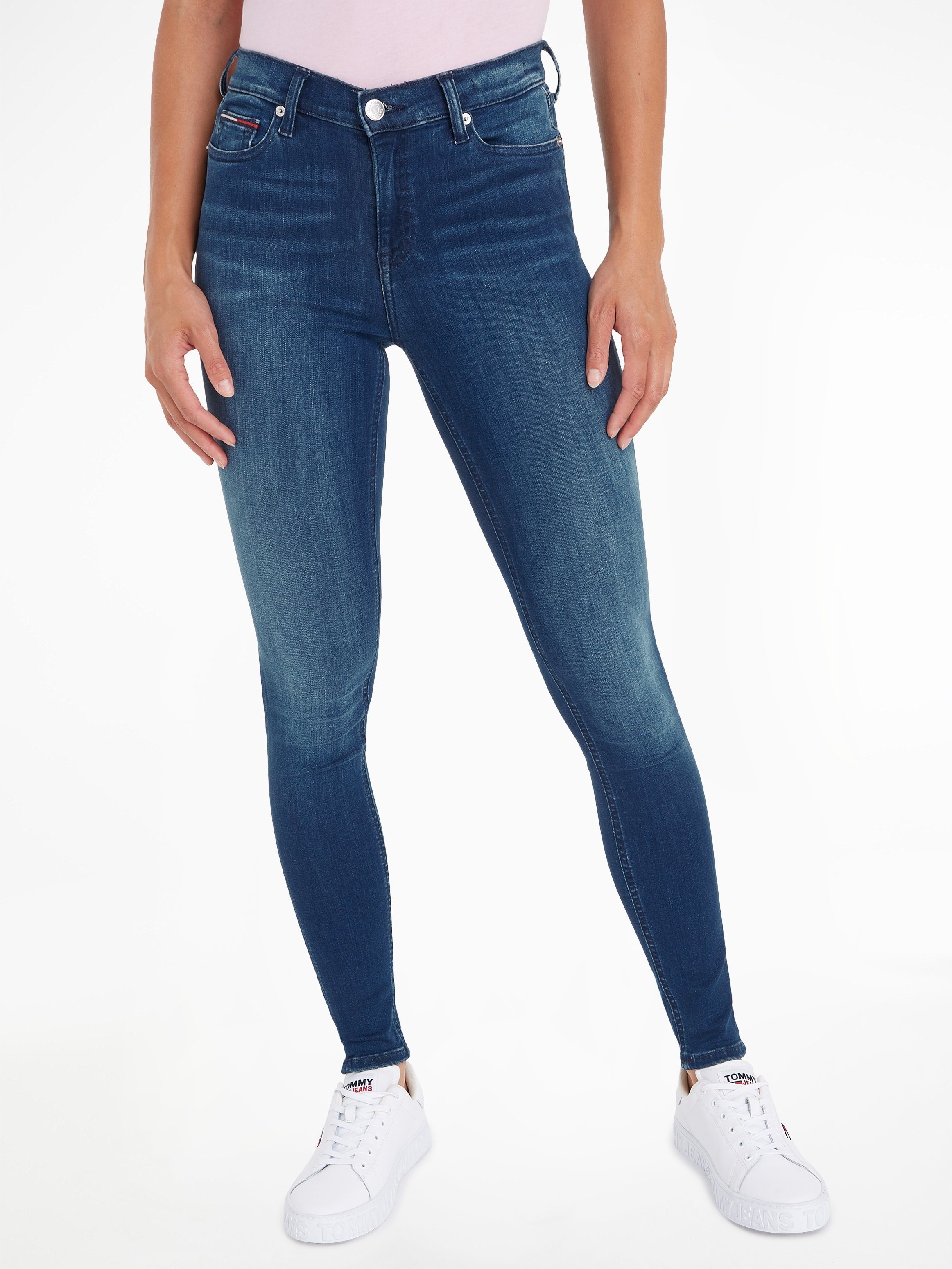 Tommy Jeans Skinny-fit-Jeans Nora Mid Rise Skinny Fit mit Tommy Jeans Logo-Badge & Stickereien