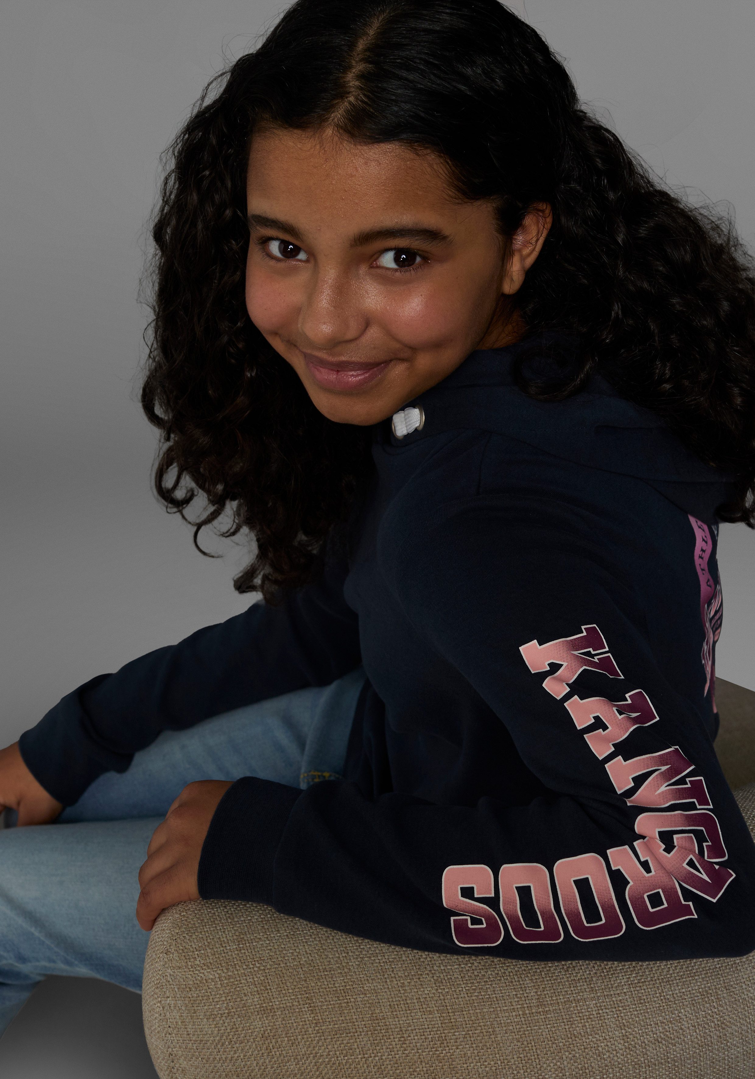 KangaROOS Langarmshirt Kapuzenshirt mit Ärmeldruck gerade günstig online kaufen