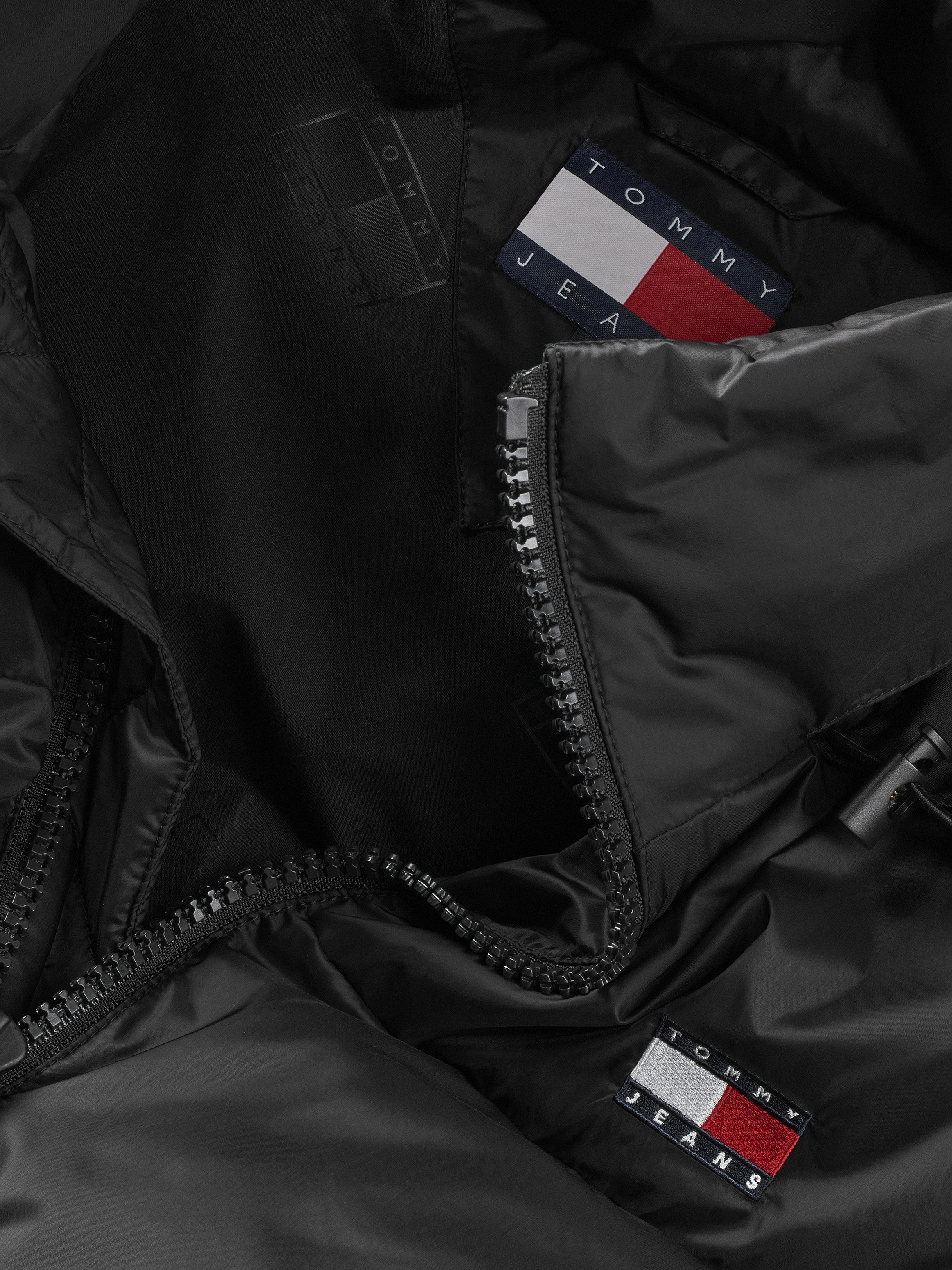 Tommy Jeans Steppjacke TJM ALASKA PCKBLE HD PUFFER EXT mit Logostickerei