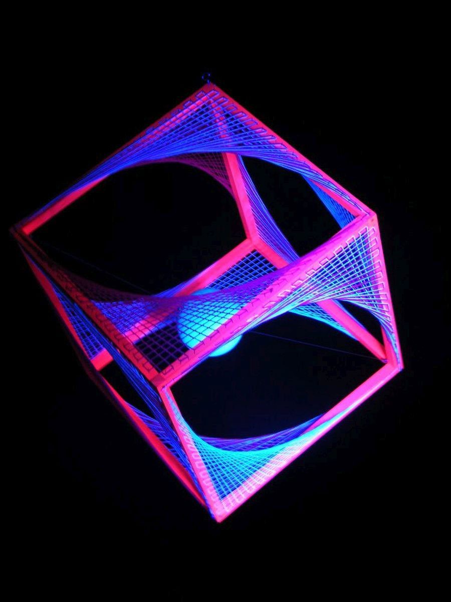 leuchtet Poison", "Pink UV-aktiv, PSYWORK 55cm, Schwarzlicht unter Würfel Fadendeko 3D StringArt Schwarzlicht Dekoobjekt