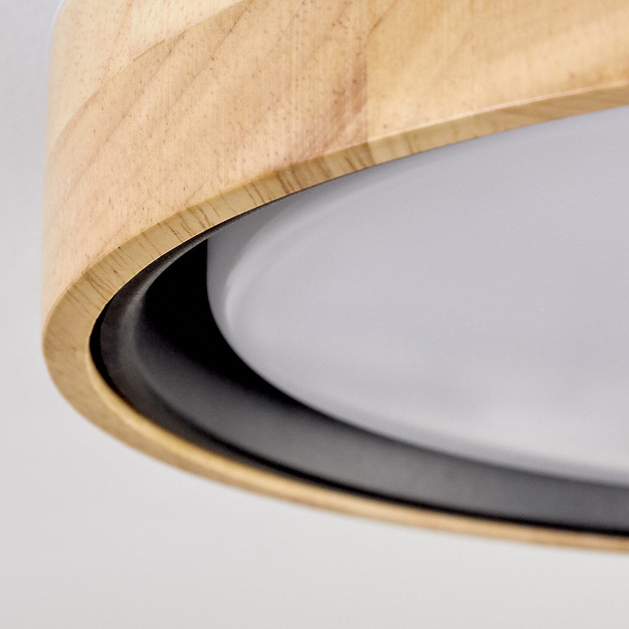 hofstein Deckenleuchte Deckenlampe aus Holz/Metall/Kunststoff in Natur/farbenWeiß, LED wechselbar, 3000 Kelvin, im skandinavisch/modernen Design mit rundem Schirm (30cm), 1-flammig
