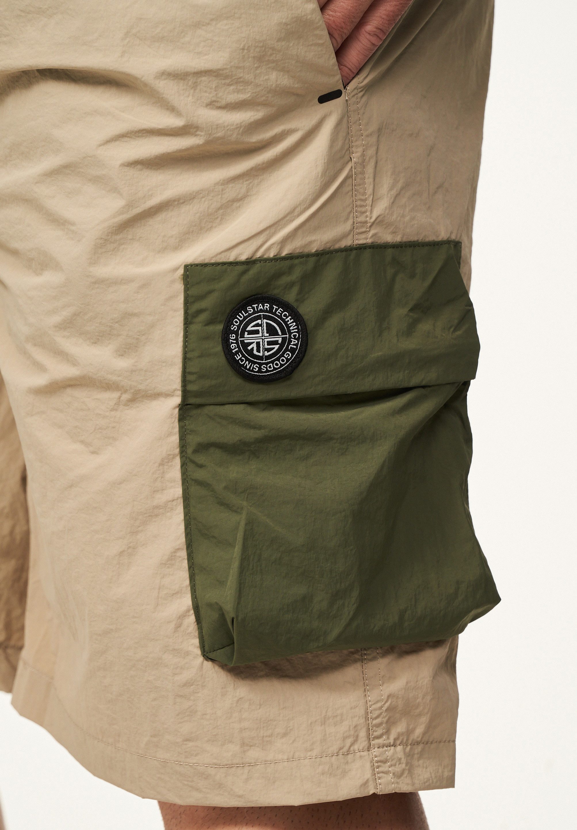 SOULSTAR Cargoshorts im Tech Utility-Style für Herren aus leichtem Nylon Regular-Fit Kurze Hose mit Gummibund & Klickverschluss - Sommer-Shorts Bermuda – Bild 3 von 5
