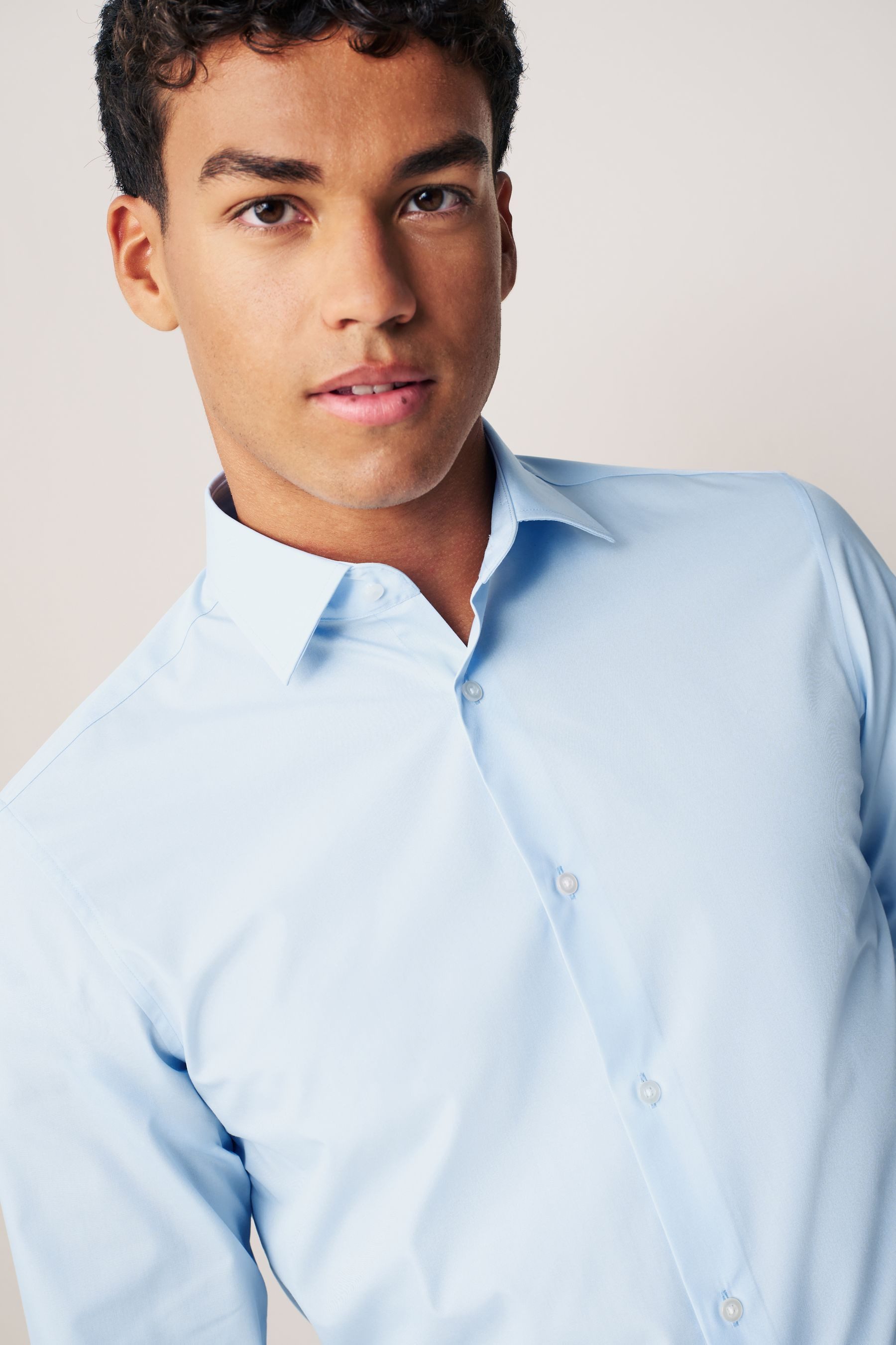 Next Langarmhemd Pflegeleichte Hemden im 2er-Pack (2-tlg)