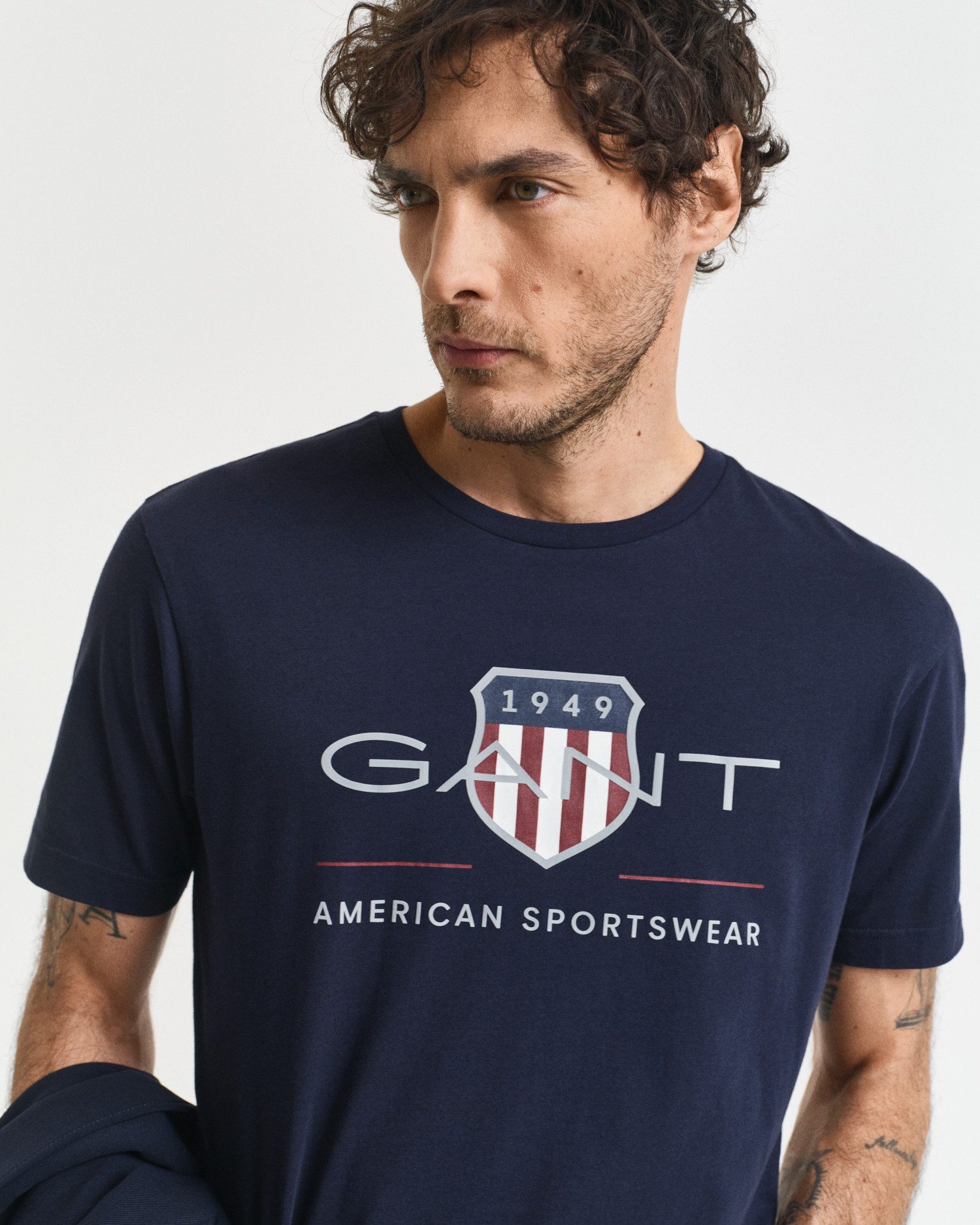 Gant T-Shirt REG ARCHIVE SHIELD SS T-SHIRT mit Logodruck auf der Brust – Bild 2 von 5