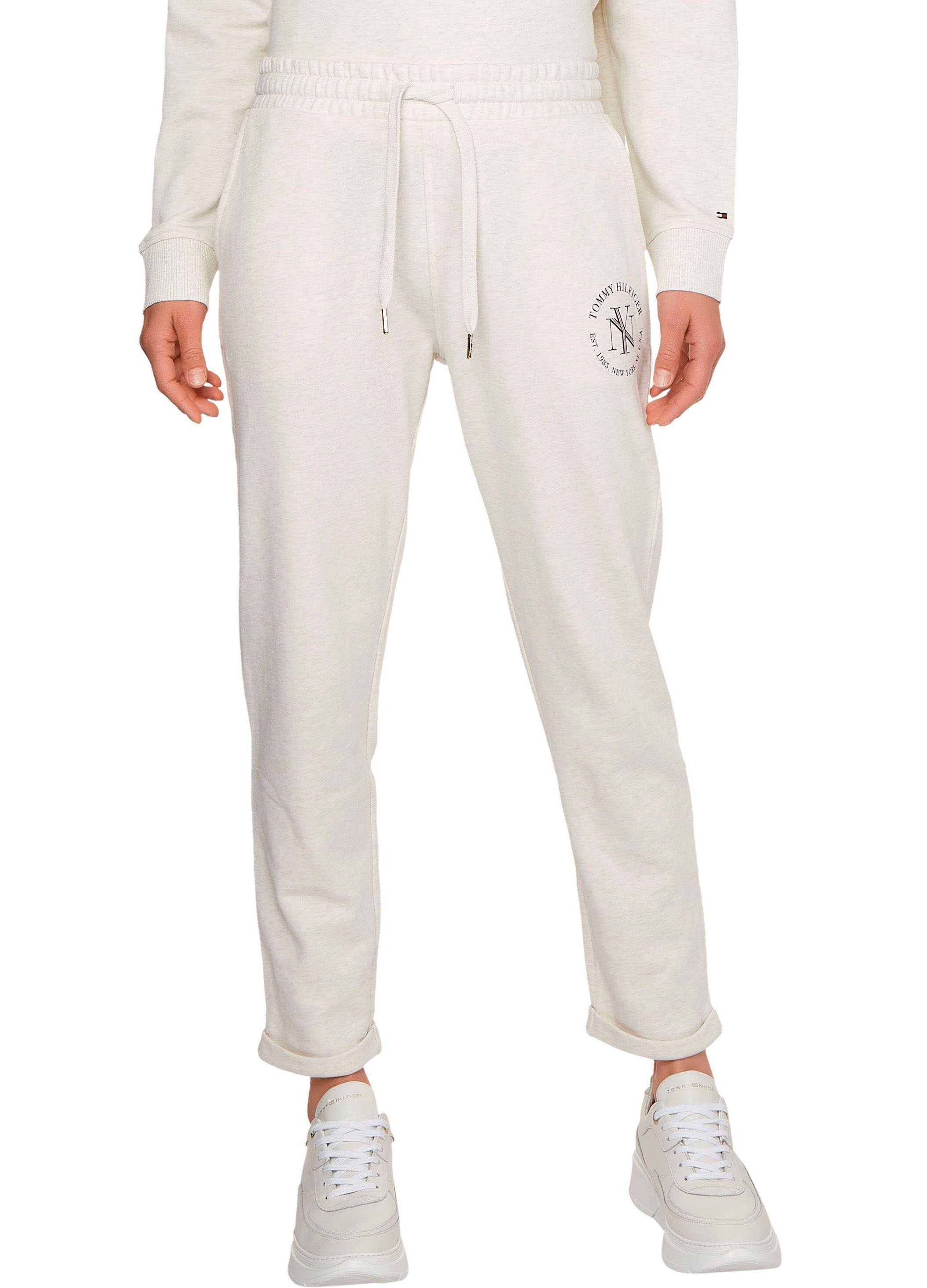 Tommy Hilfiger Sweatpants White-Heather Tommy Hilfiger Markenlabel ROUNDALL NYC mit TAPERED SWEATPANTS