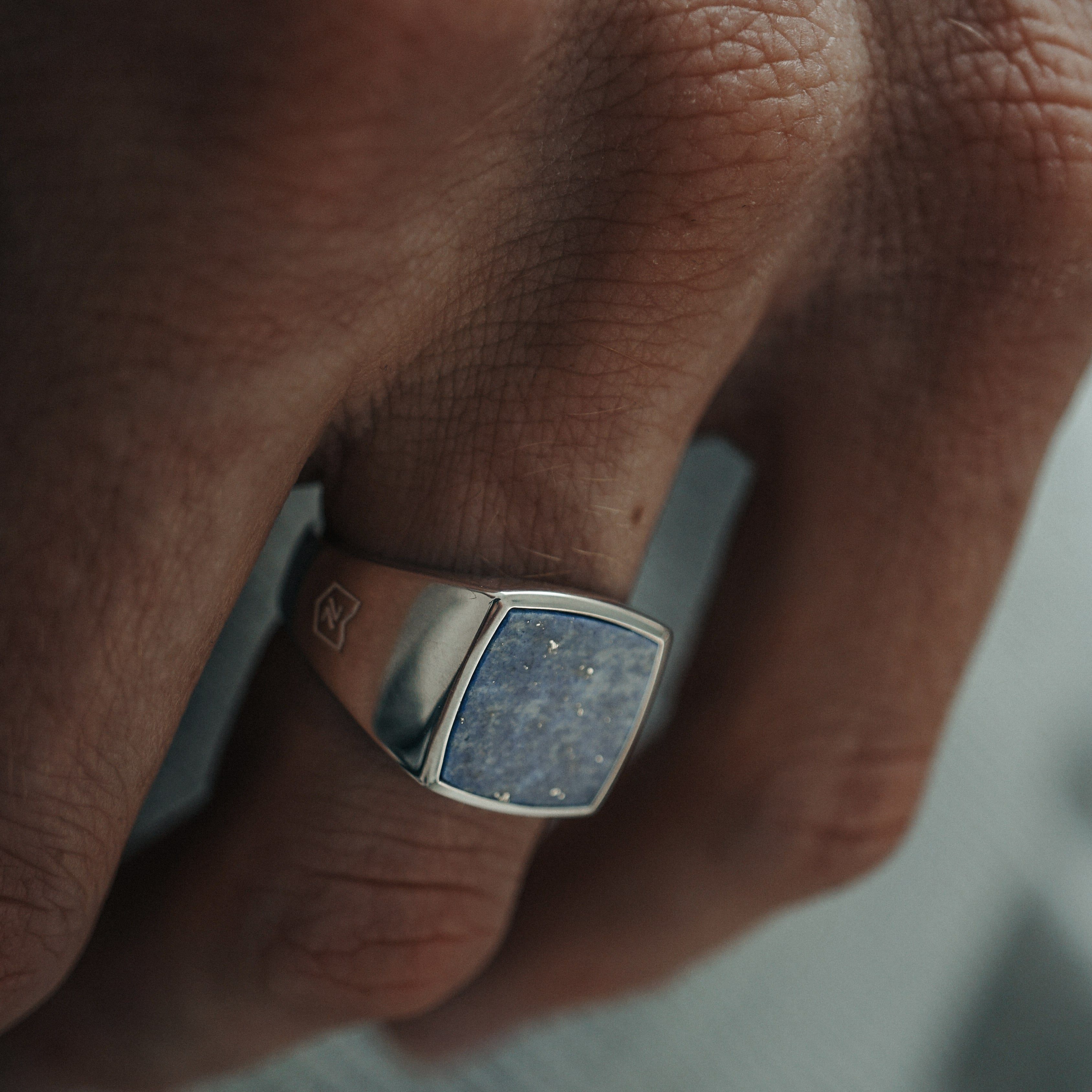 Herren Schmuck Sprezzi Fashion Siegelring Herren Ring Silber aus 925 Sterling Silber Siegelring massiv poliert mit blauem Lapis 