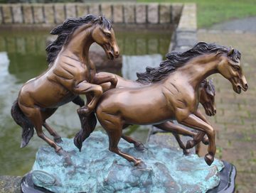 Bronzeskulpturen Skulptur Bronzefigur drei laufende Pferde