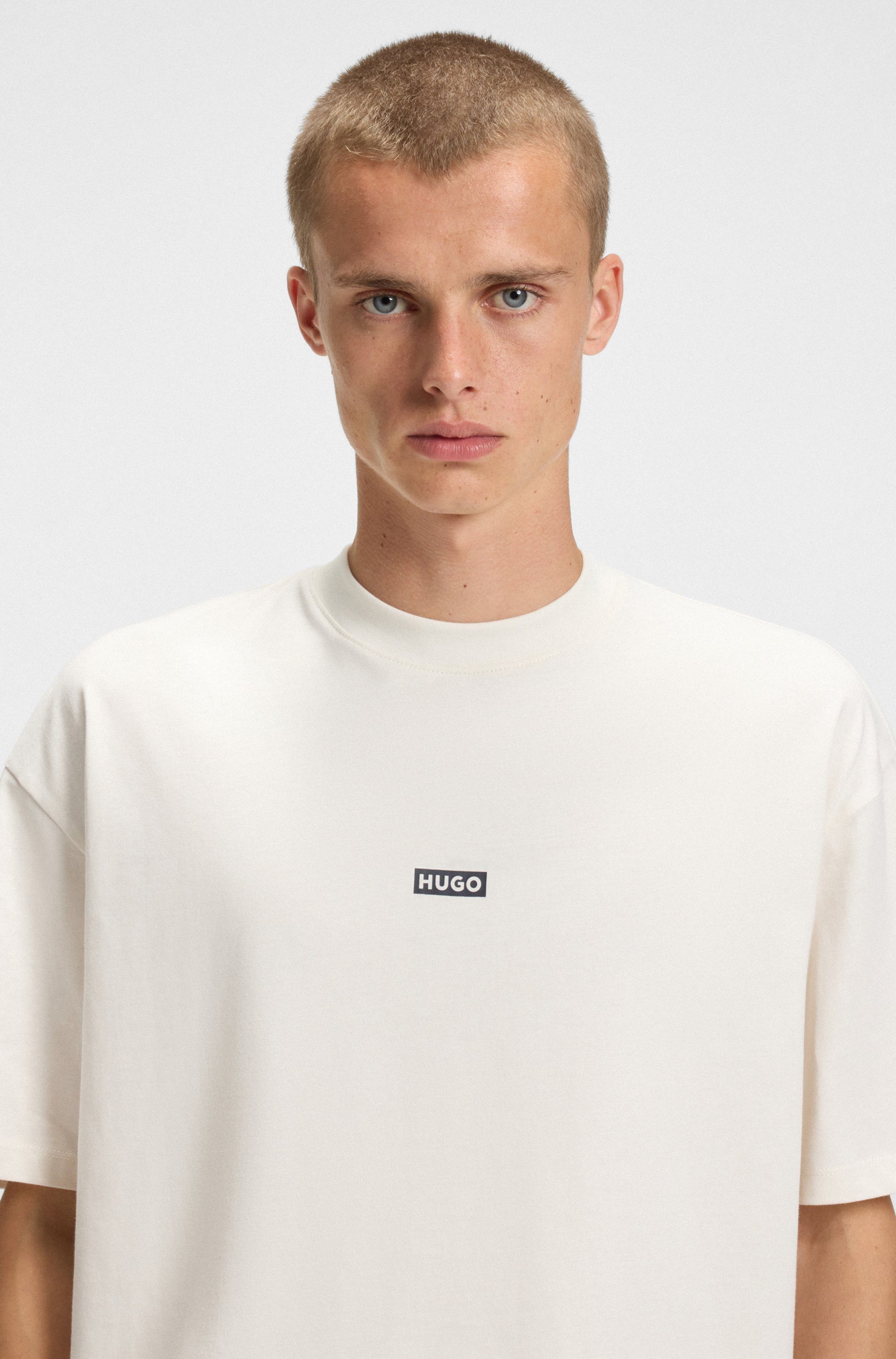 HUGO Blue T-Shirt Nalono mit Logodruck, Oversized Look mit Backprint günstig online kaufen