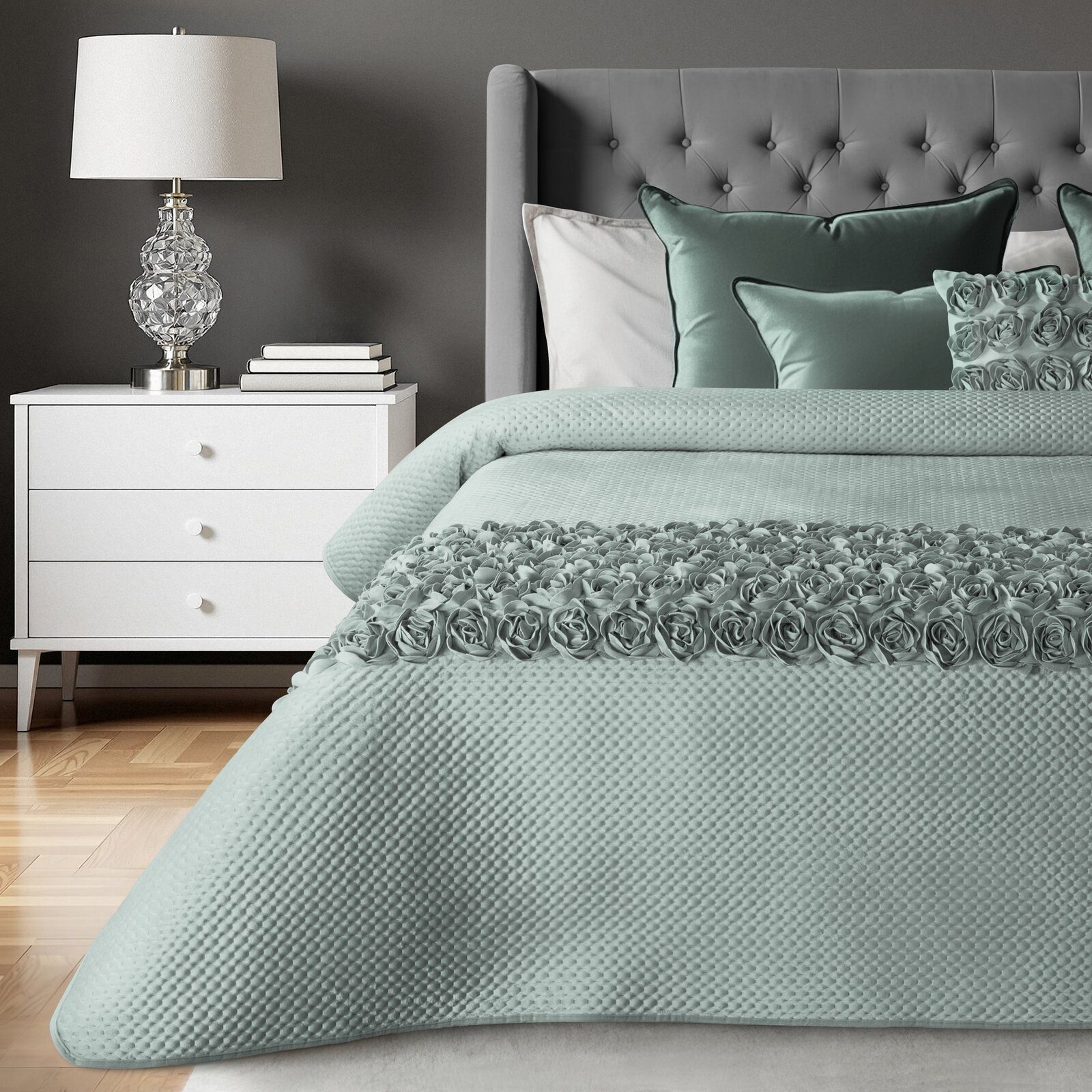 Eurofirany Tagesdecke Tagesdecke ROSES für Doppelbett, gesteppter Bettüberwurf aus Velours mit 3D-Rosen