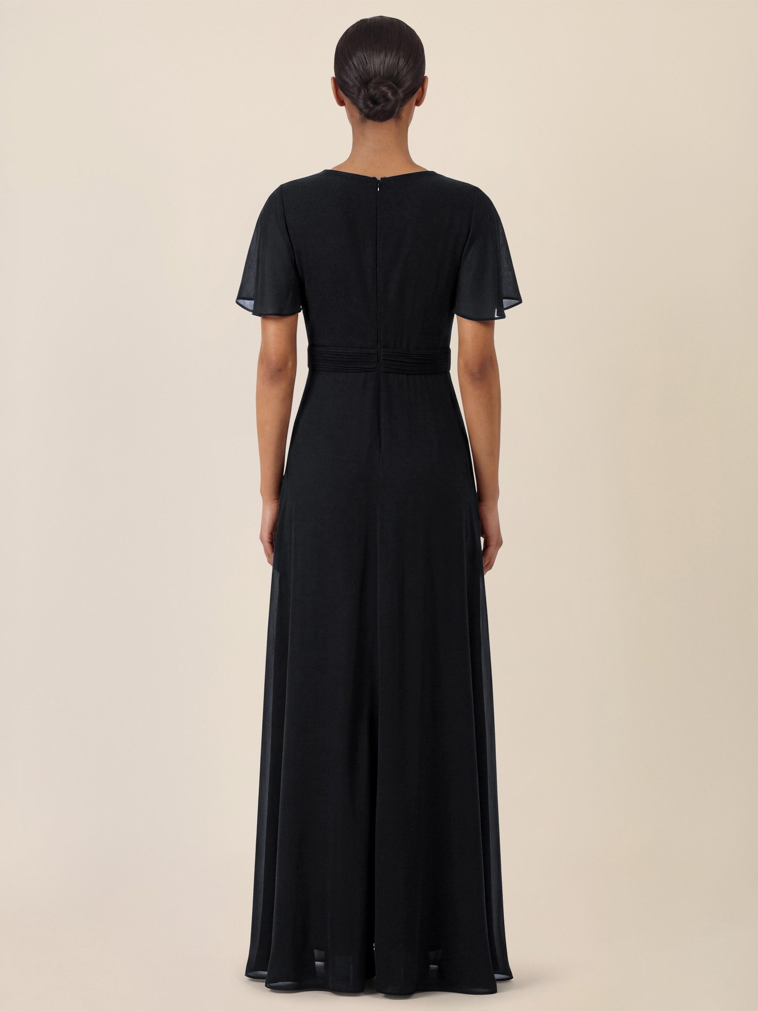 Apart Jumpsuit mit fließendem Beinverlauf