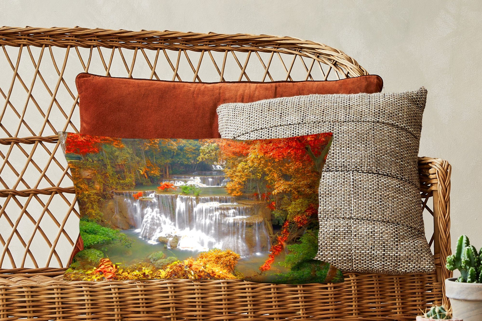 MuchoWow Dekokissen Bäume Zierkissen, Wasserfall Schlafzimmer Herbst, mit Dekokissen - Füllung, - Dekoration, Wohzimmer