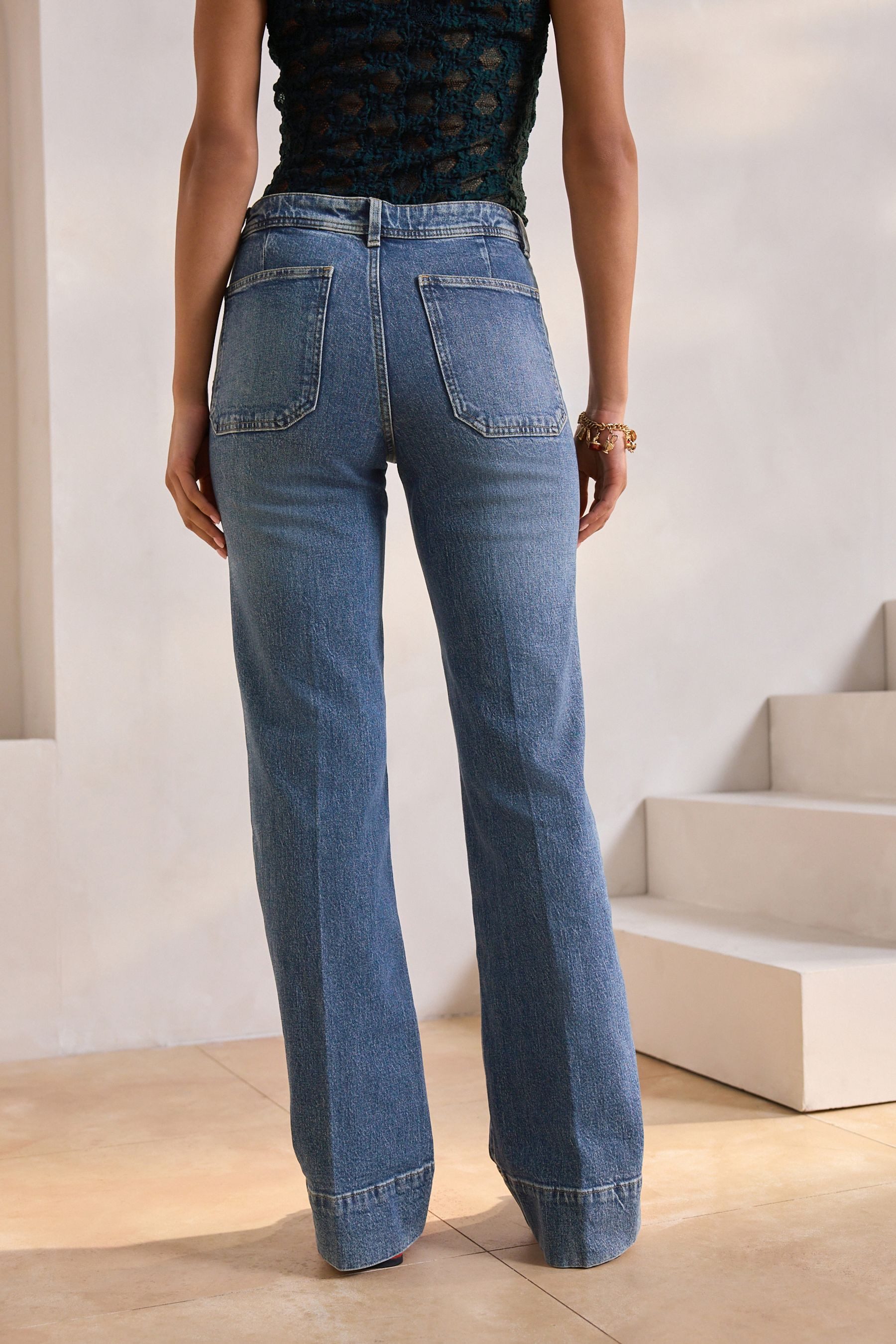Next Weite Jeans Weit geschnittene Jeans mit aufgesetzter Tasche (1-tlg)