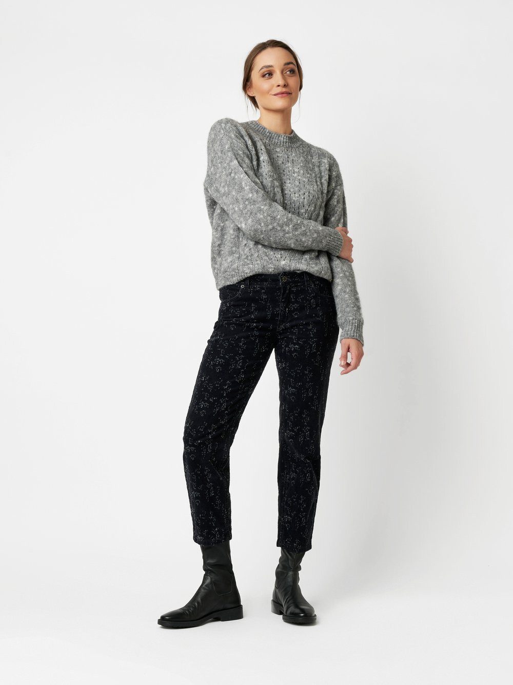 TONI 5-Pocket-Hose Ella aus Cord mit Destroyed-Effekten günstig online kaufen