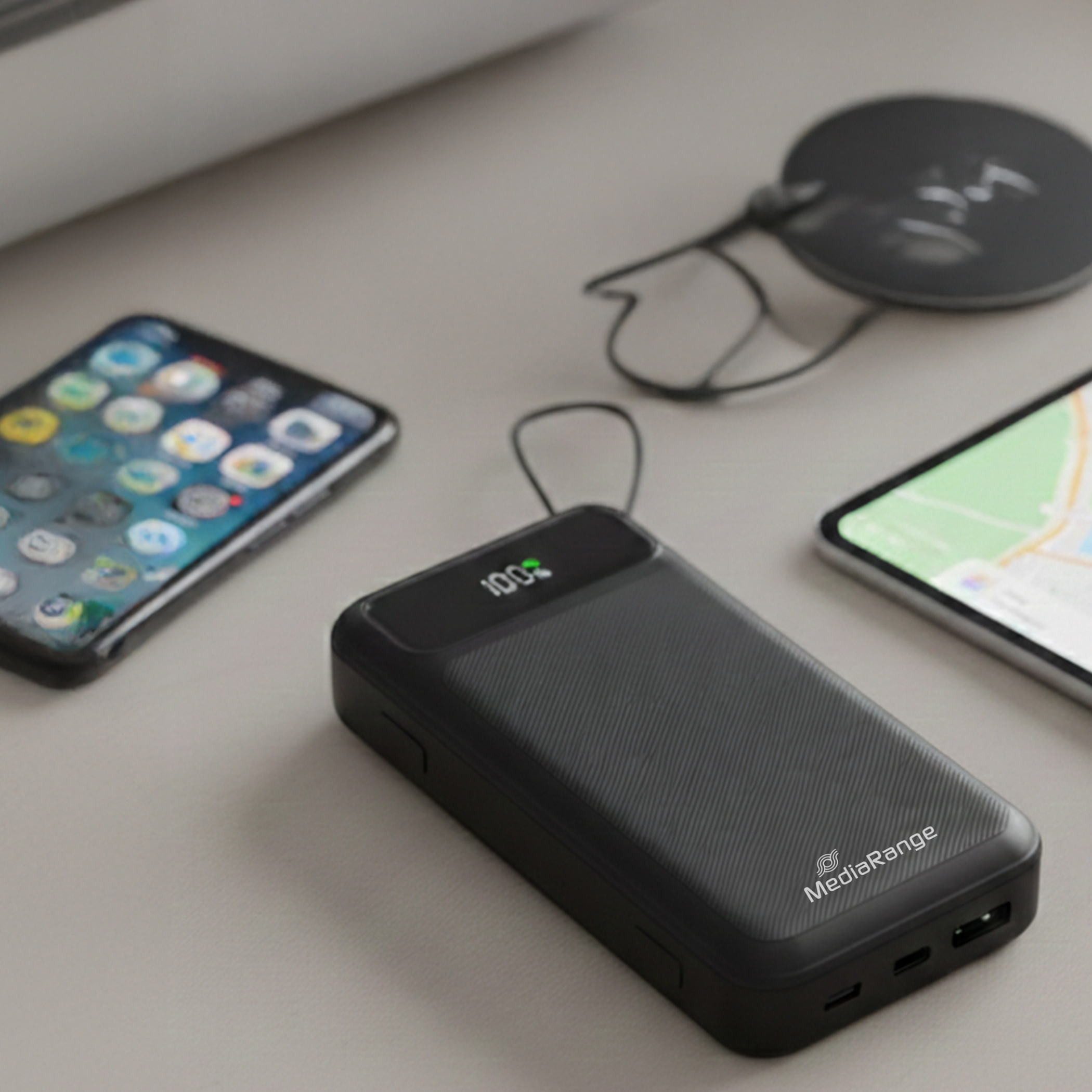Mediarange Powerbank 20000 mAh Ladegerät USB 2x Typ C, Typ A, Lightning schwarz Powerbank