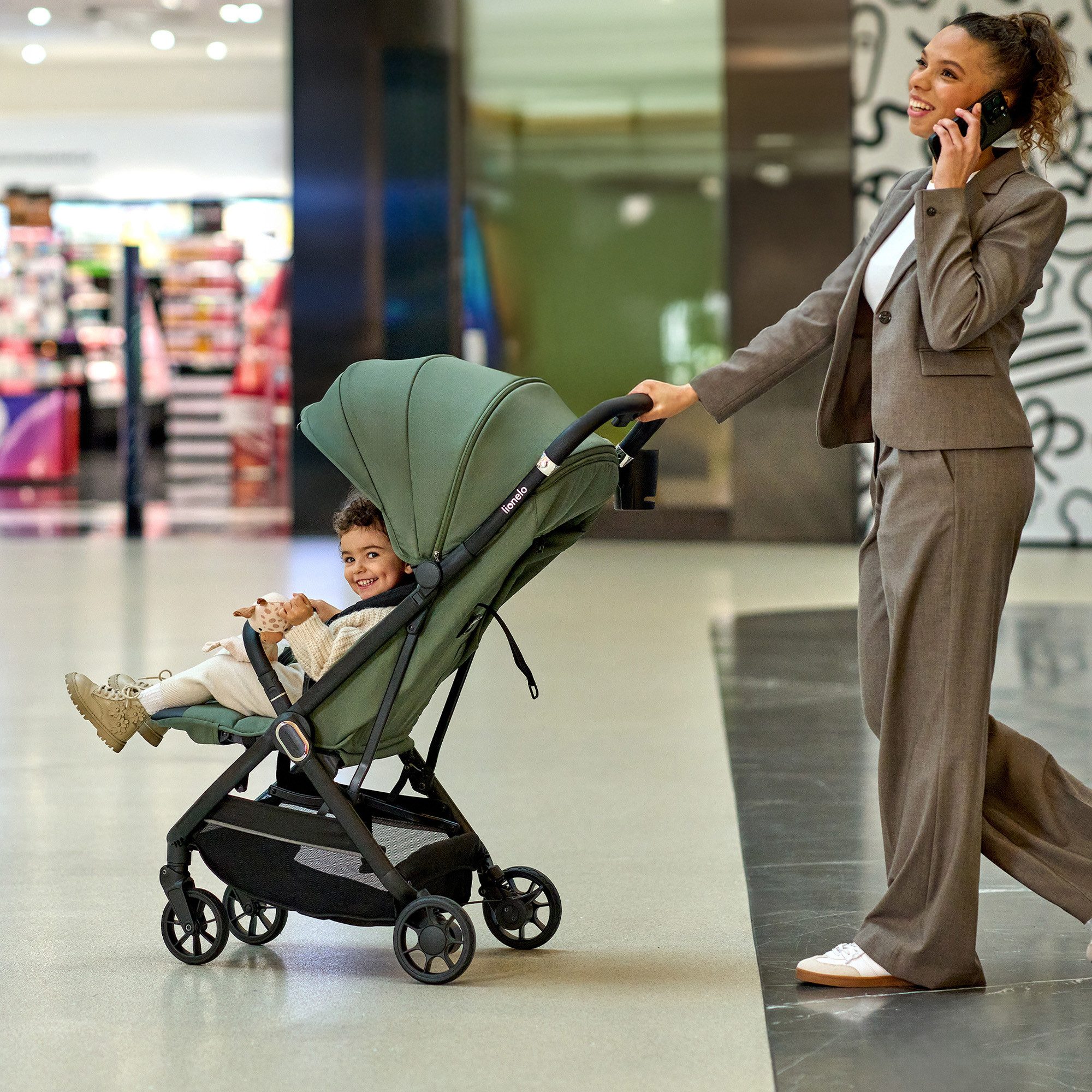 lionelo Kinder-Buggy BESS, (Kinderwagen + Becherhalter + Tragegurt), Auto-Folding/leicht/Liegeposition/PU-Räder/Federung/Halter