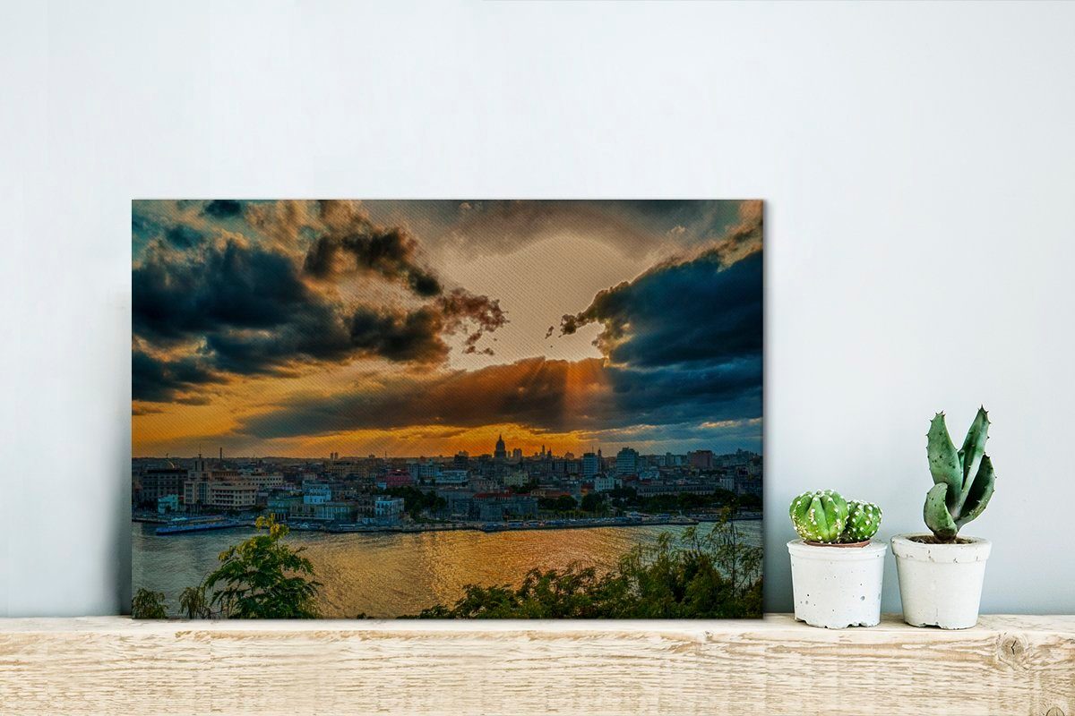 OneMillionCanvasses® Leinwandbild Kuba, Aufhängefertig, über Wandbild dem Leinwandbilder, cm Farbenfroher nordamerikanischen 30x20 Sonnenuntergang St), Wanddeko, (1
