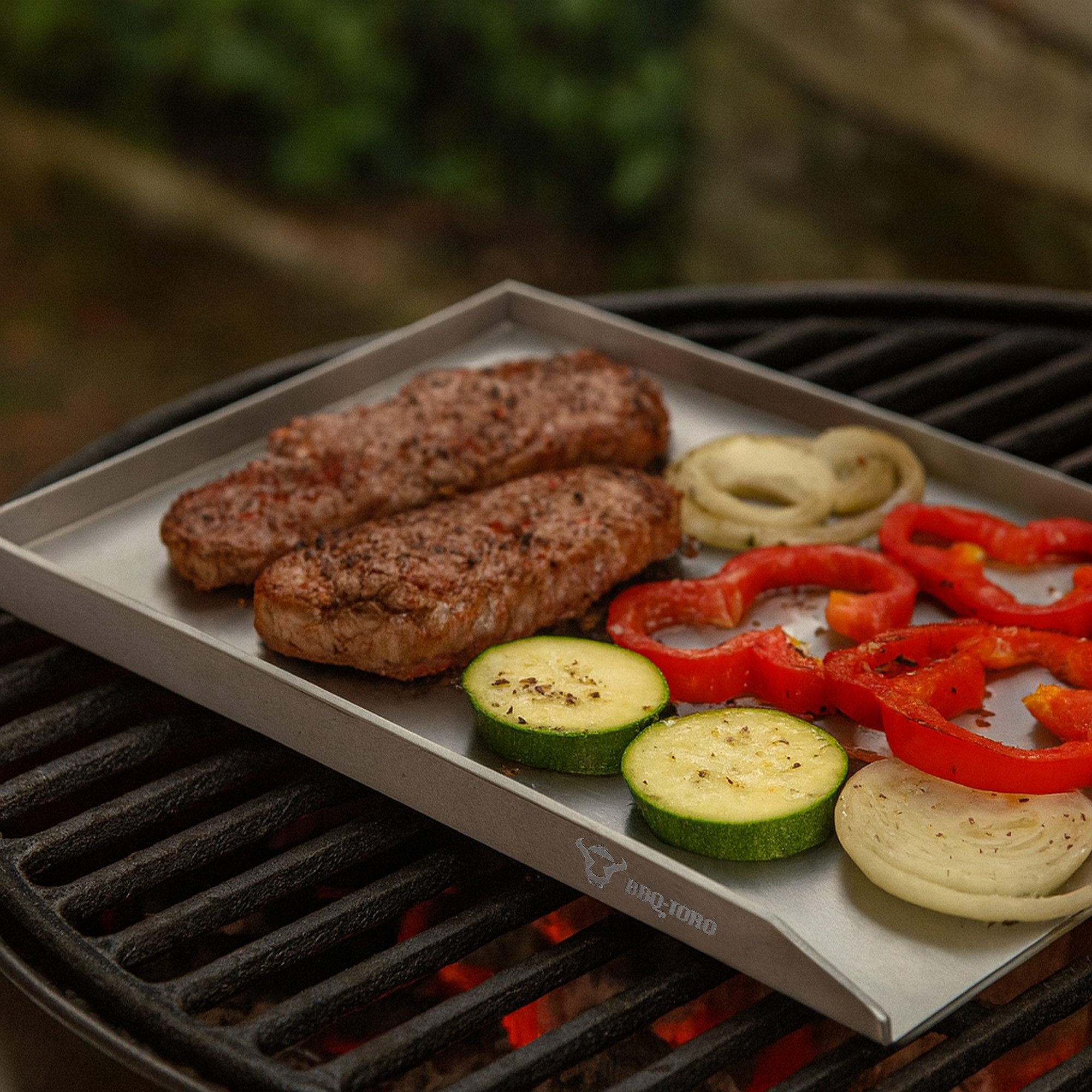 BBQ-Toro Grillplatte Edelstahl Grillpfanne, 32,5 x 49 cm, BBQ Plancha, Grillblech (1-St), Einfache Reinigung